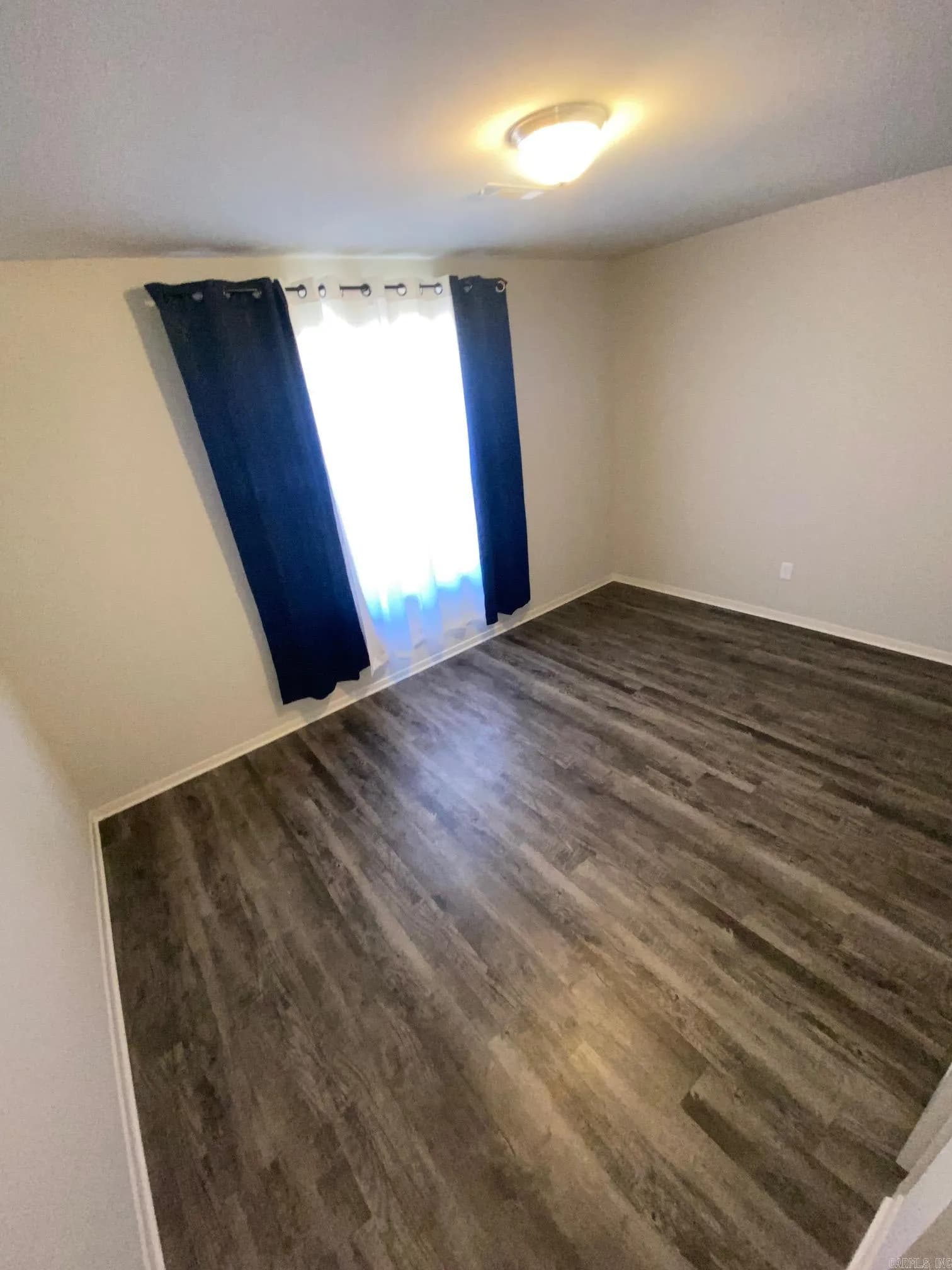 Property at 2425  Vivian - Image 8
