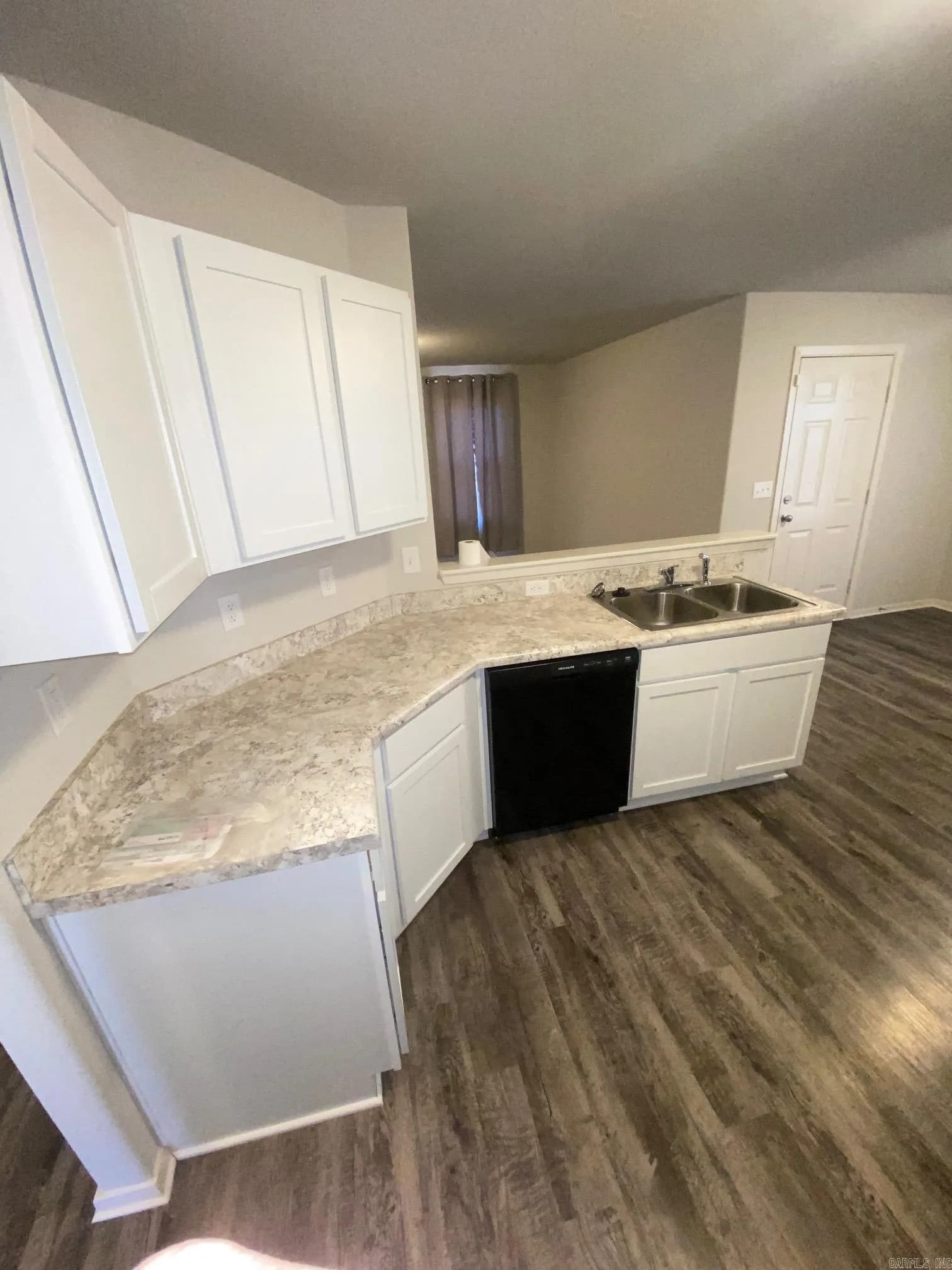 Property at 2425  Vivian - Image 3