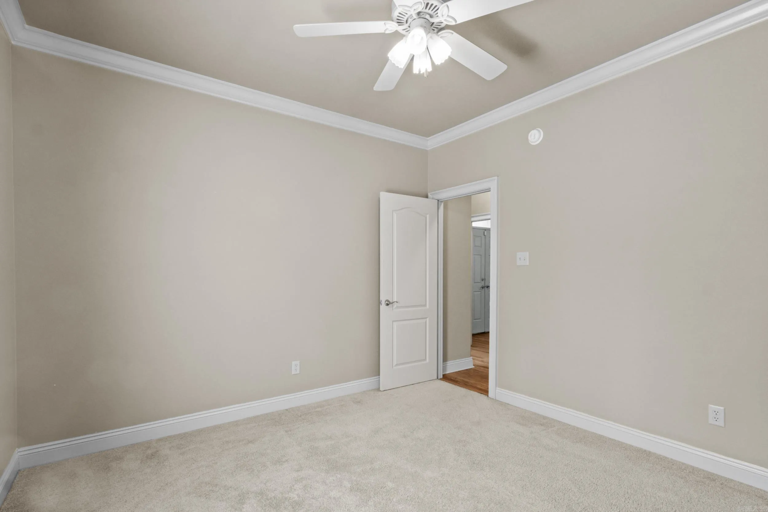 Property at 16  Wellington - Image 26