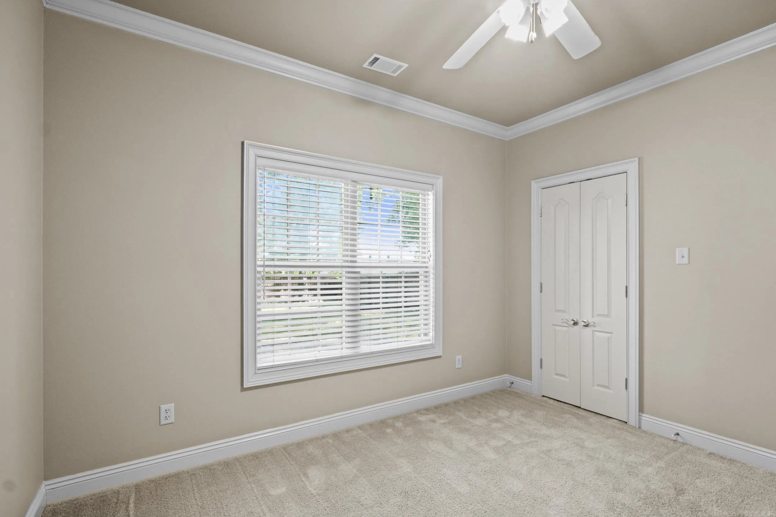 Property at 16  Wellington - Image 27