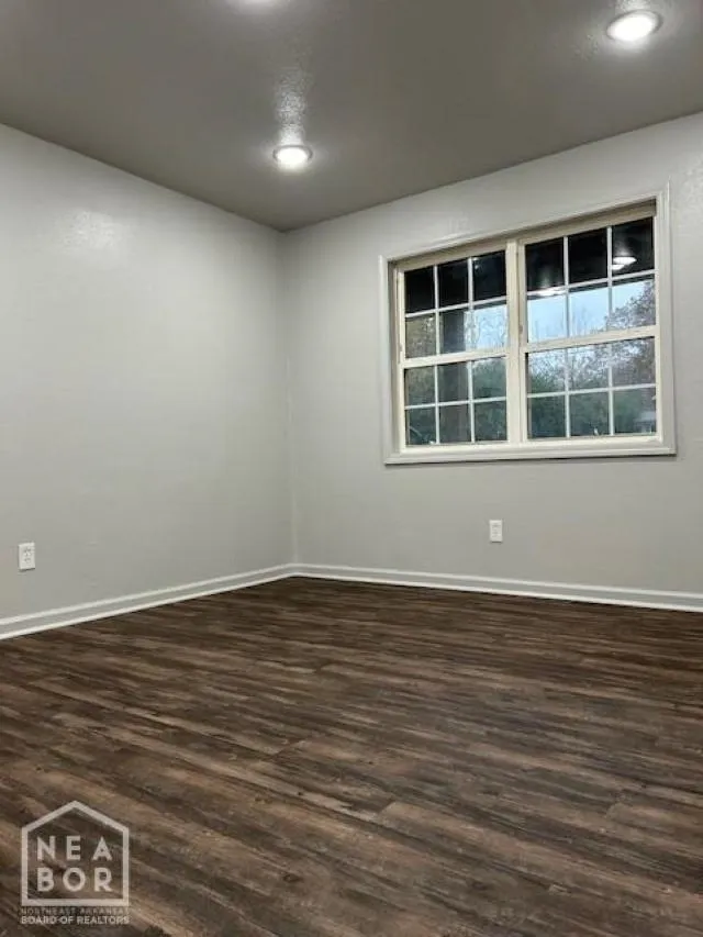 Property at 1820 W Matthews - Image 15