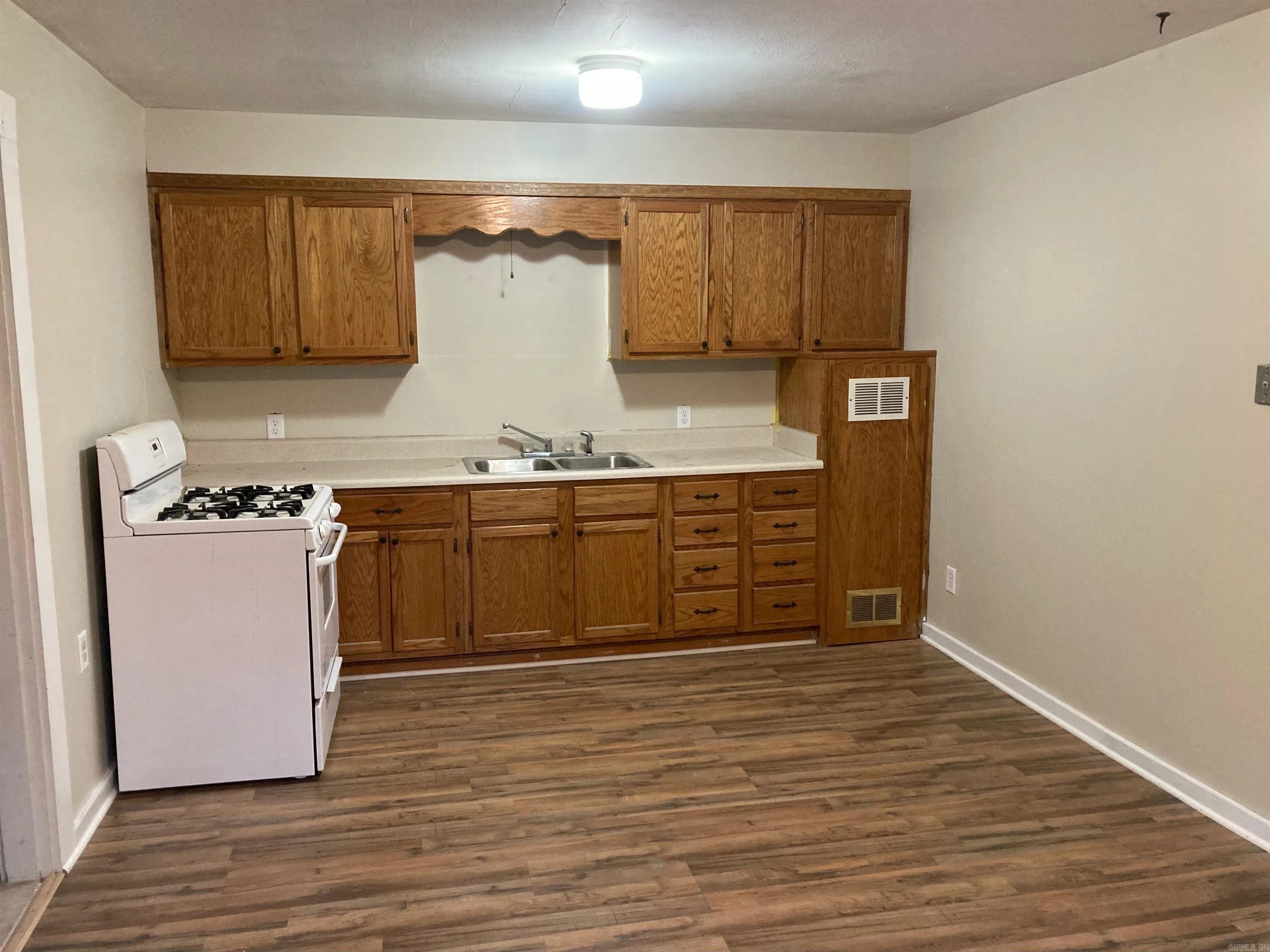 Property at 1308 W St louis - Image 25