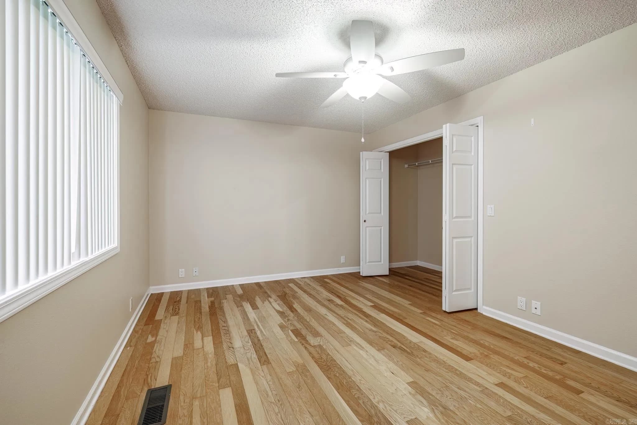 Property at 5  Emanuel - Image 27