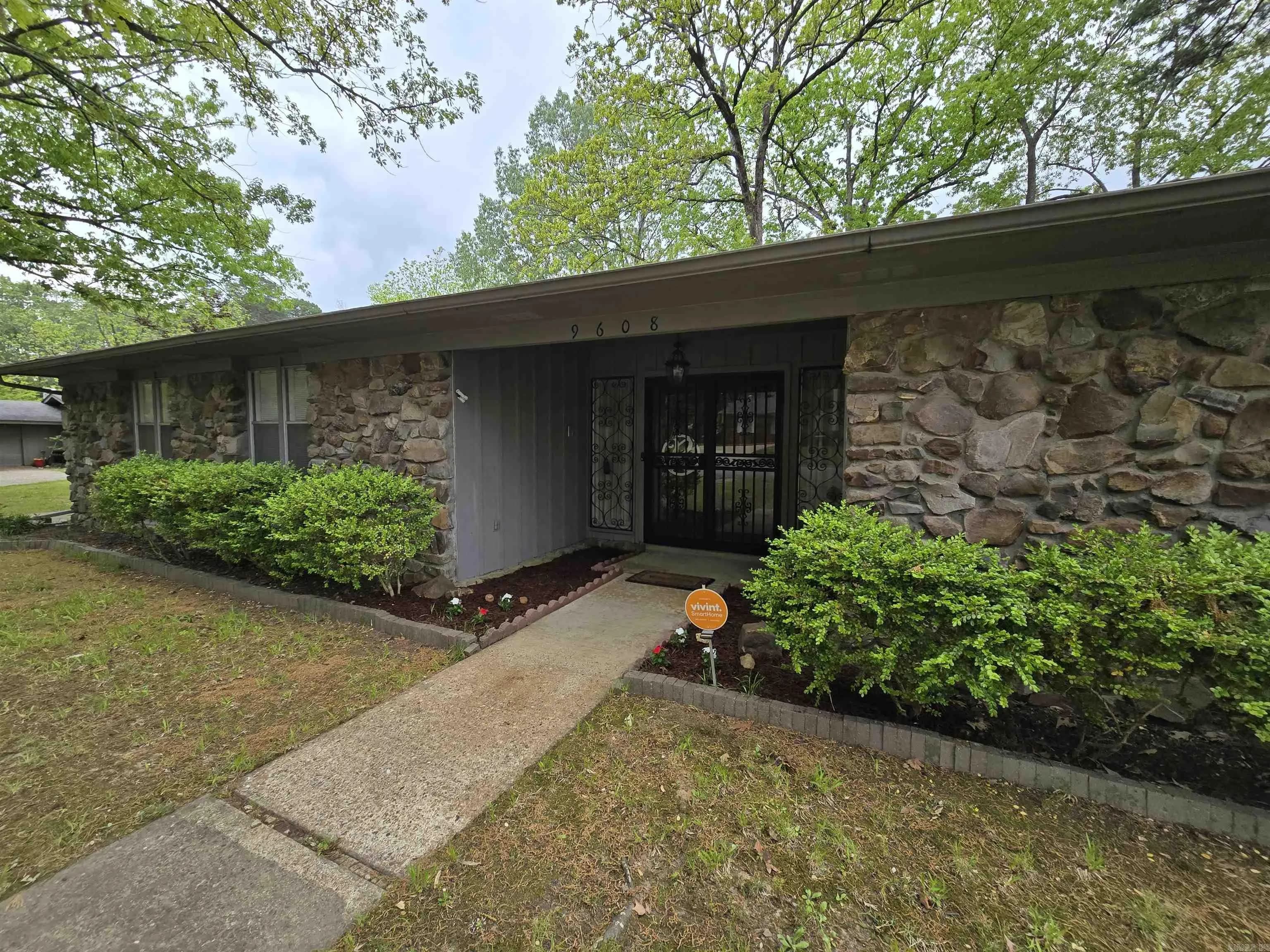 Property at 9608  Susanne - Image 4
