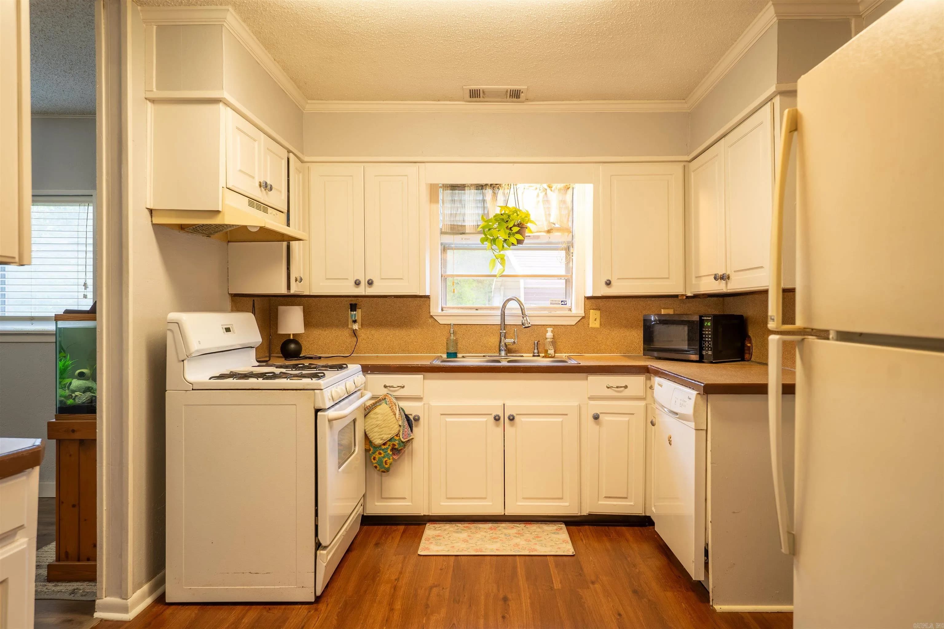 Property at 7918  Hart - Image 11