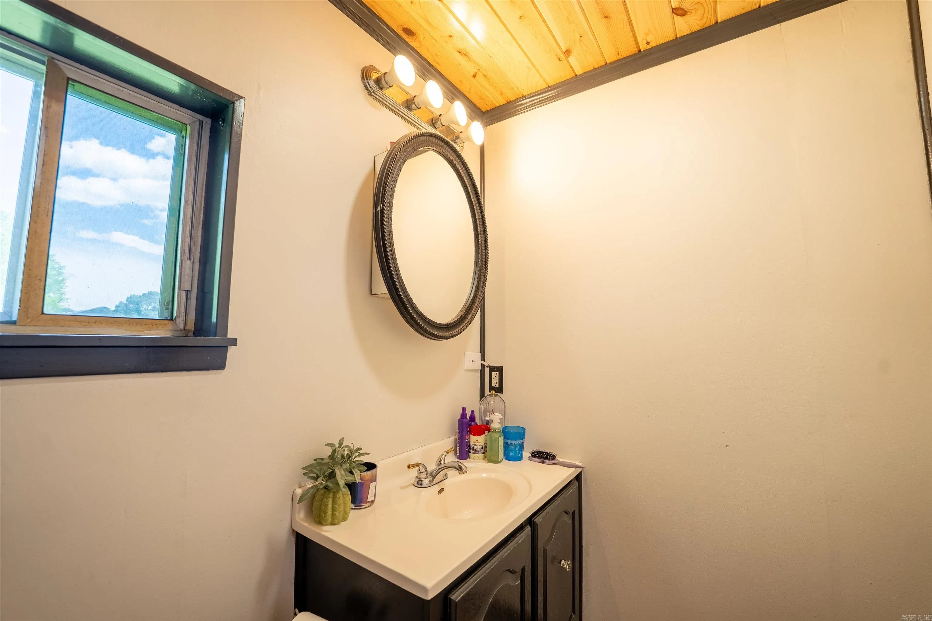 Property at 7918  Hart - Image 16