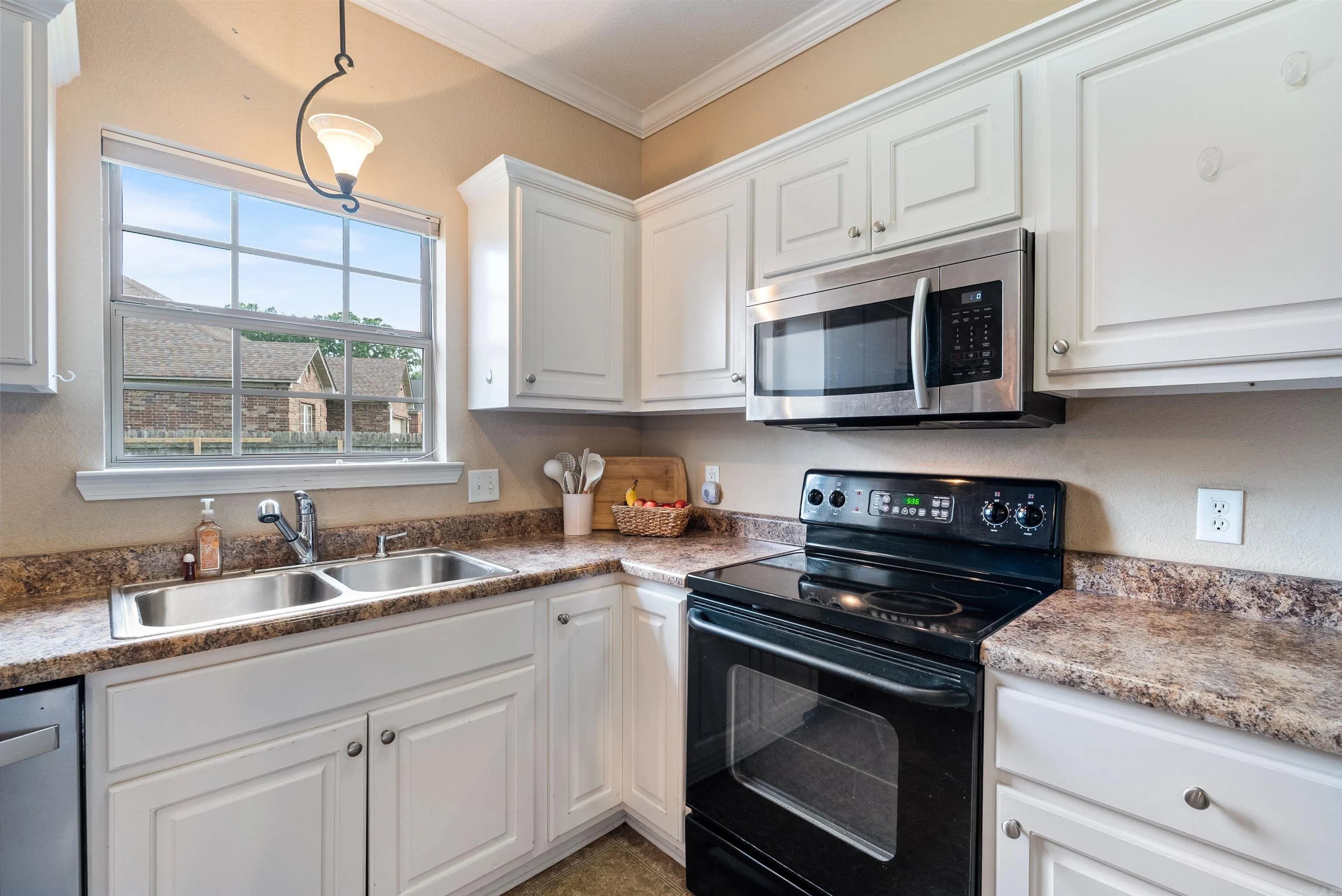 Property at 2575  Apple blossom - Image 22