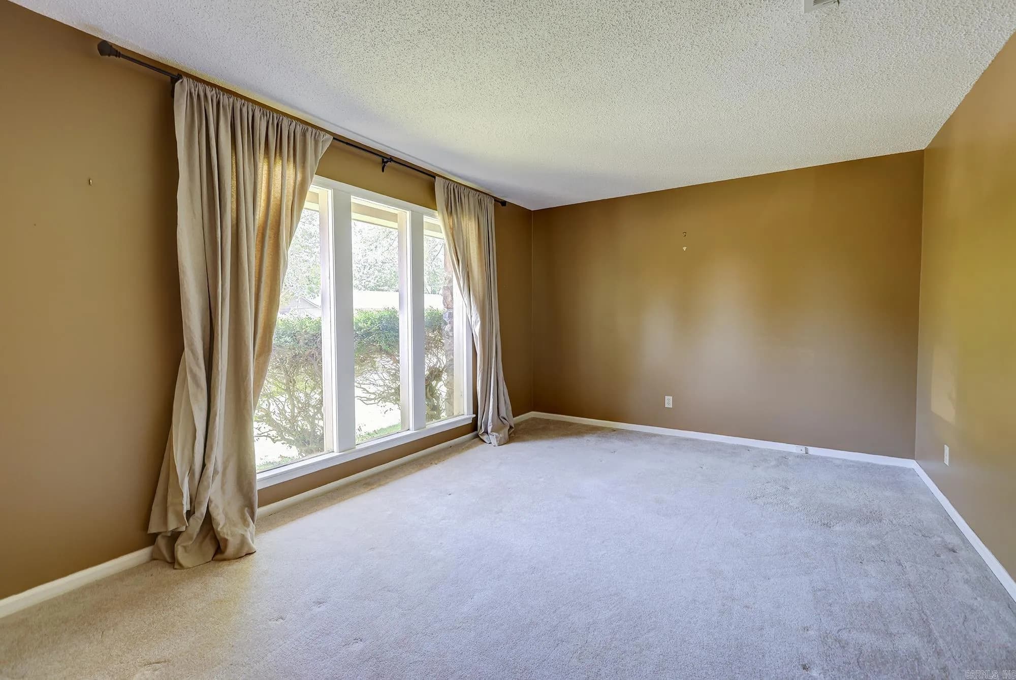 Property at 37  Kingspark - Image 6