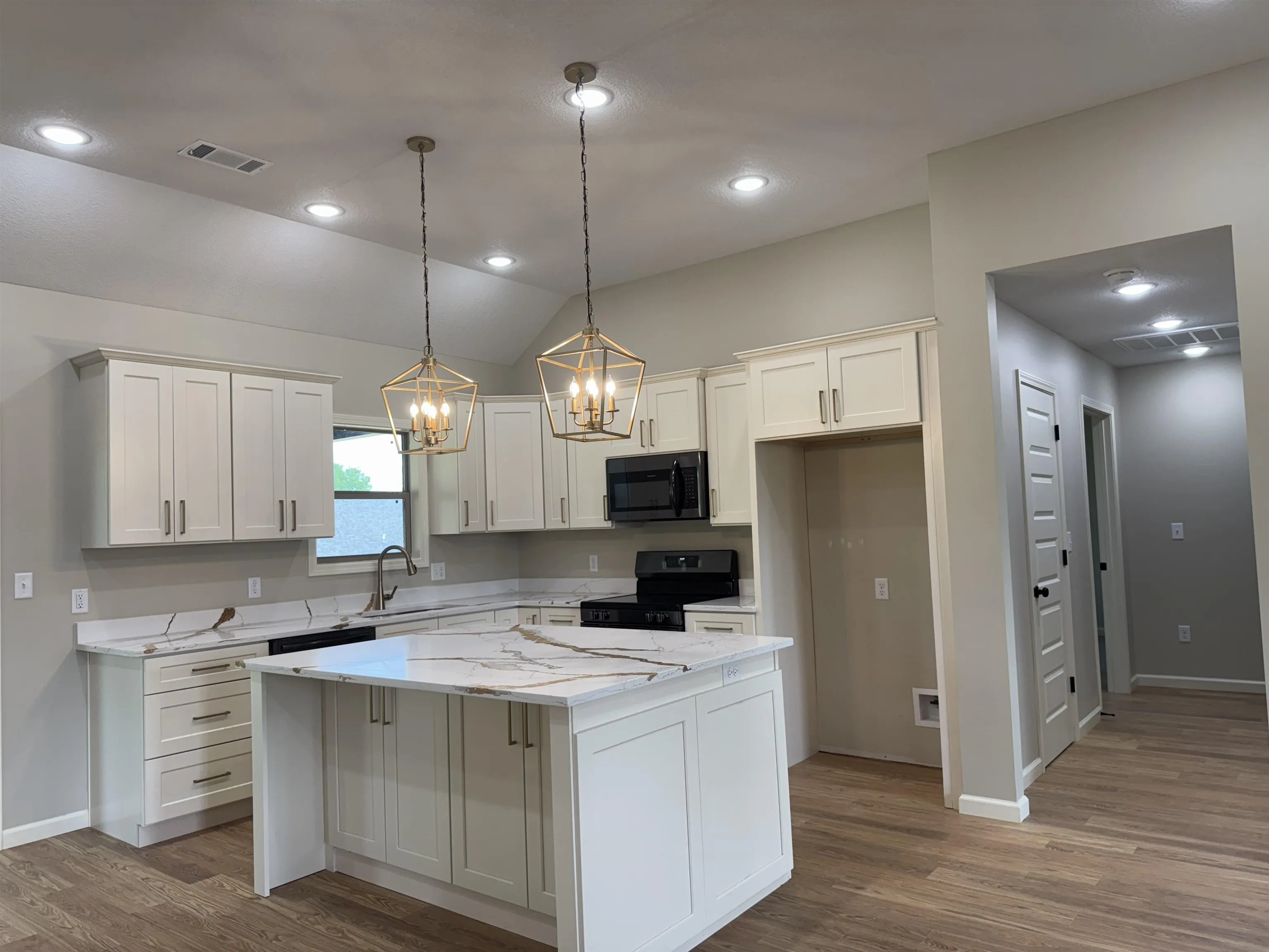 Property at 2106 N 8 1/2 st - Image 6