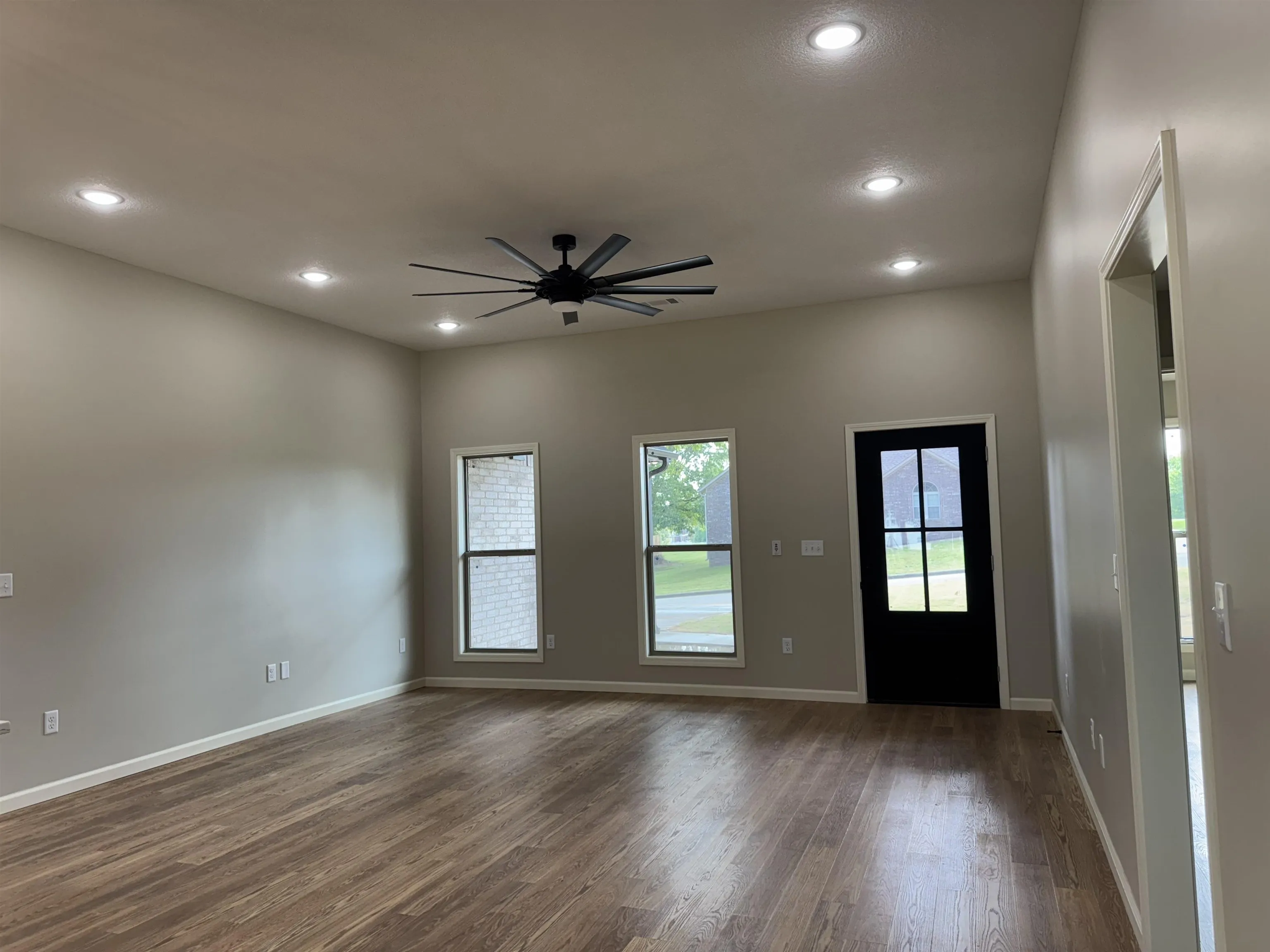 Property at 2106 N 8 1/2 st - Image 3