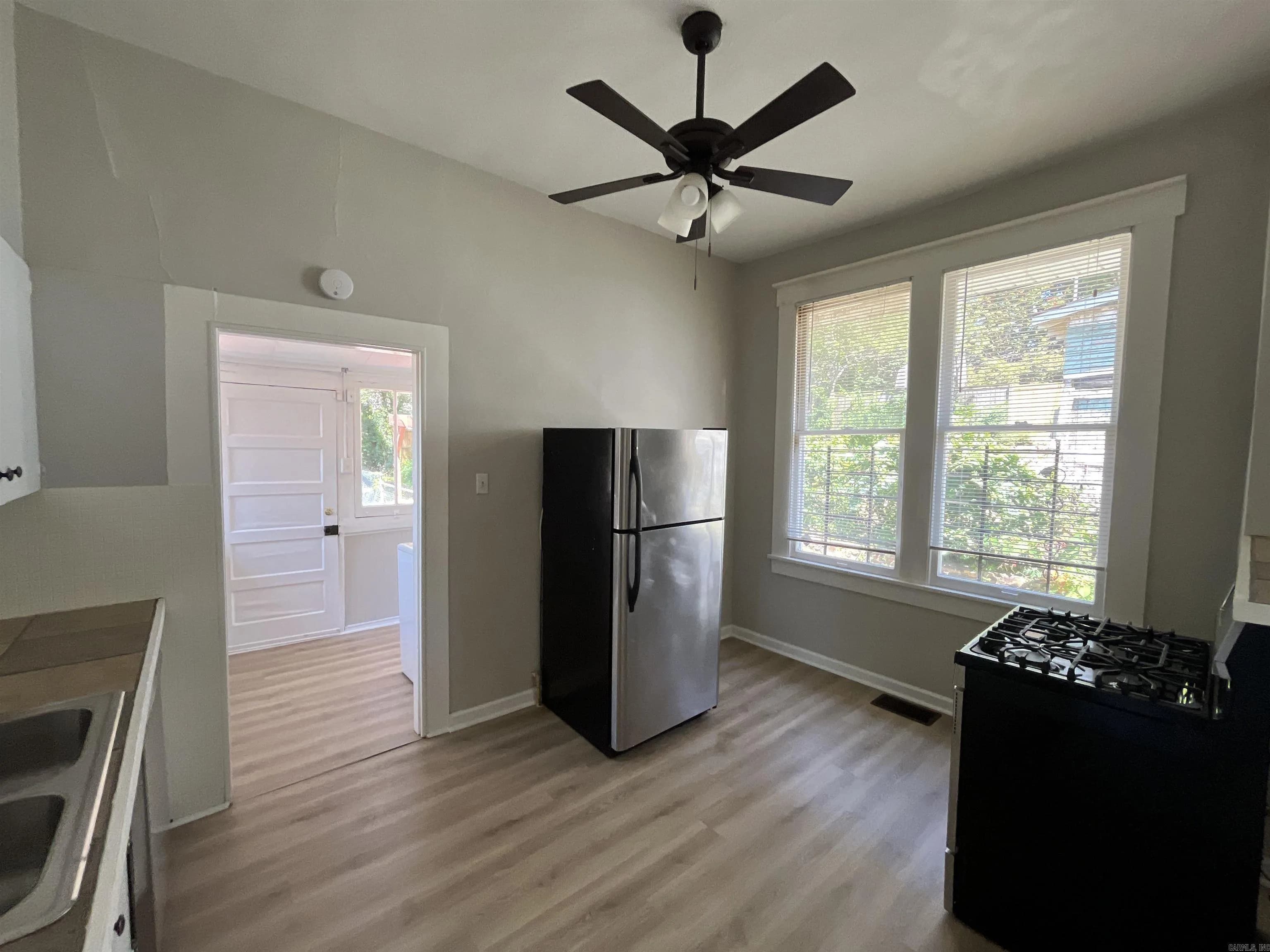 Property at 204 N Ash - Image 17