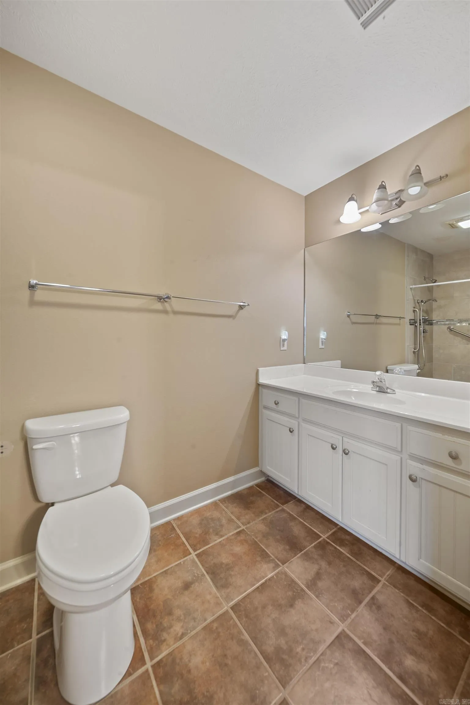 Property at 2405  Audley bolton - Image 10