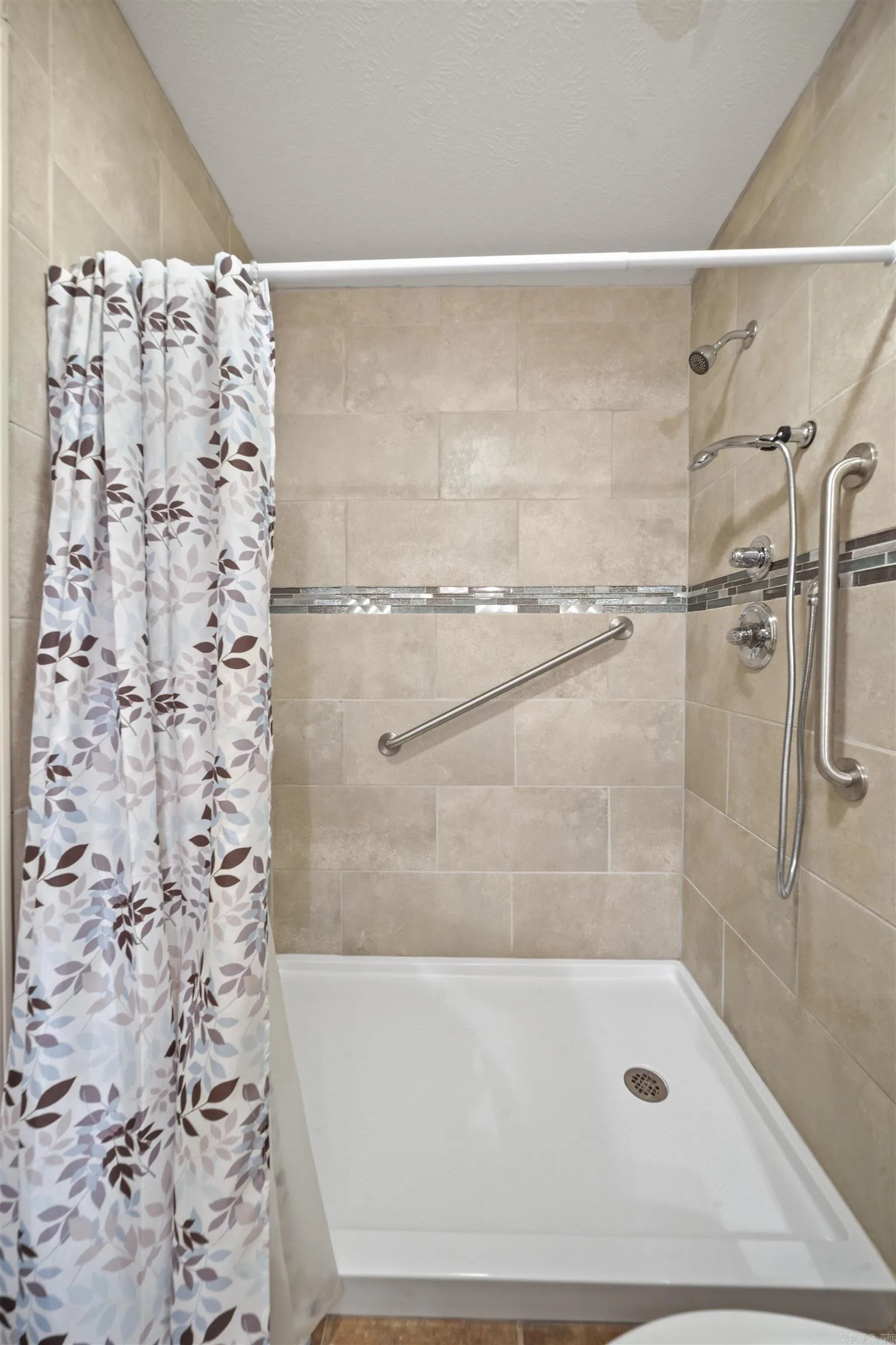 Property at 2405  Audley bolton - Image 11