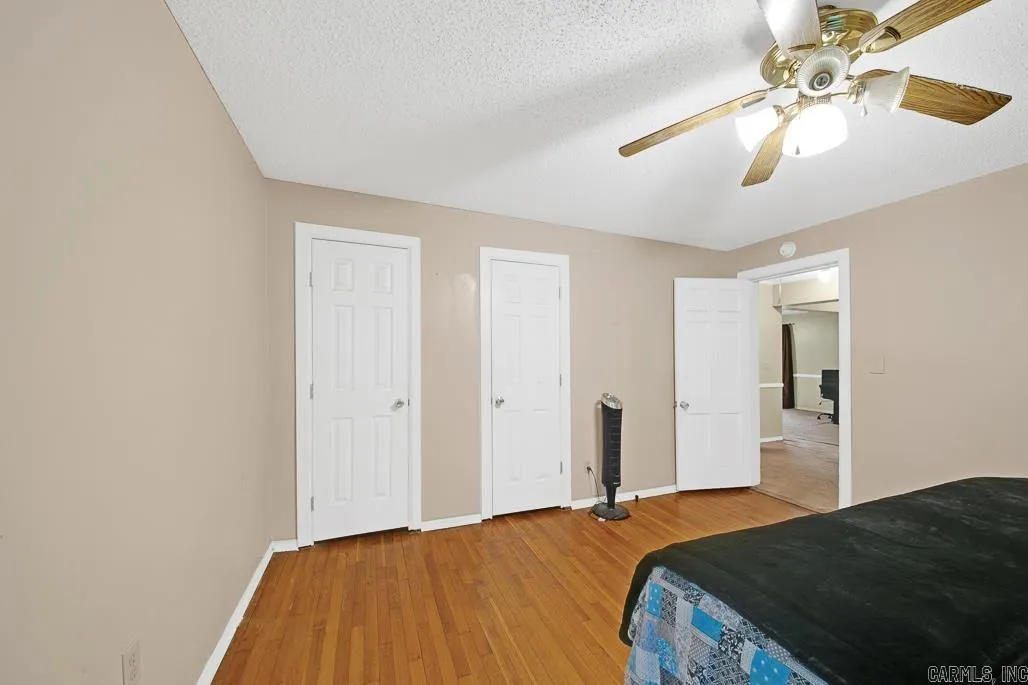 Property at 206 N Elm - Image 28