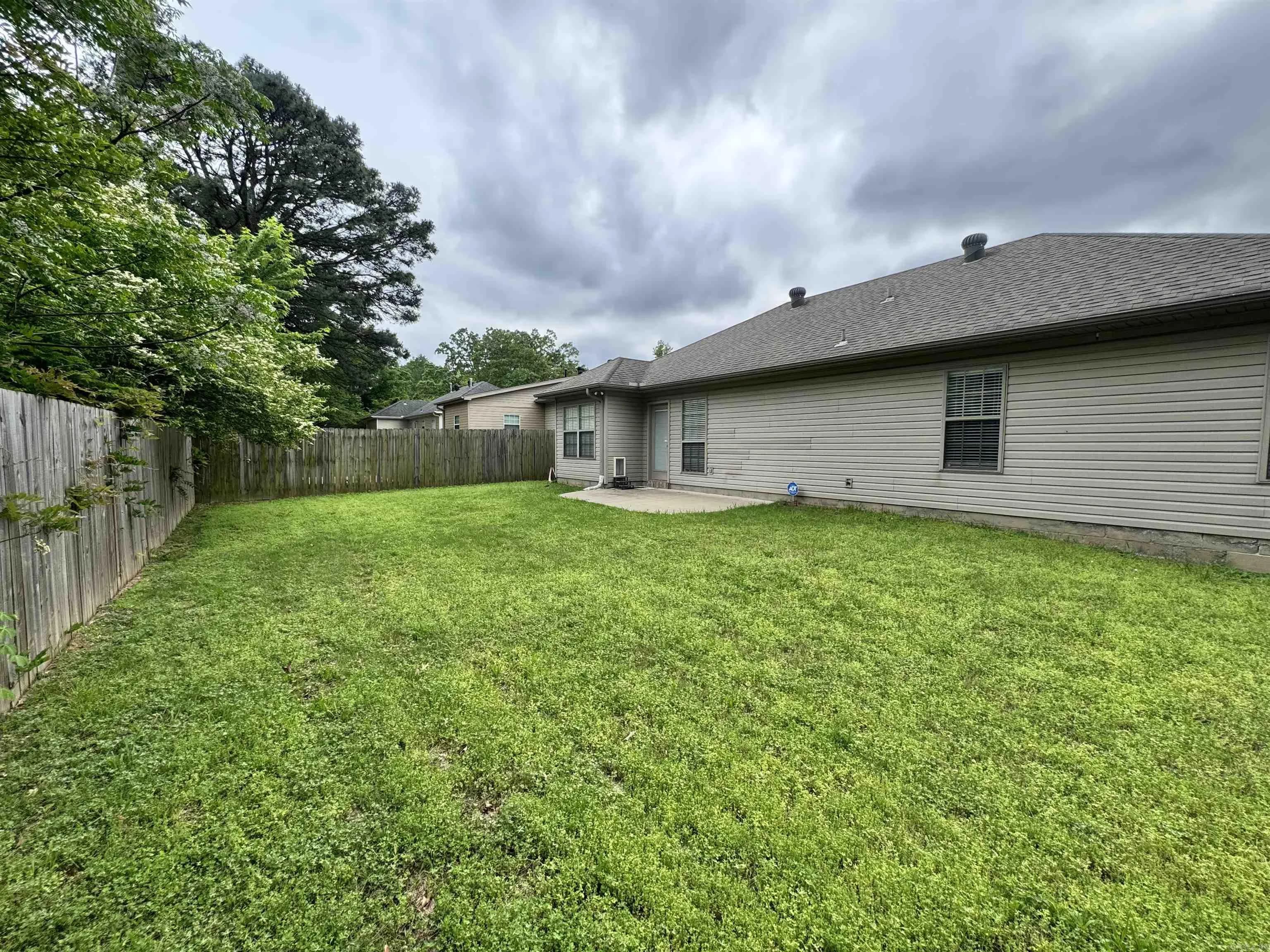 Property at 10036  Farris - Image 16