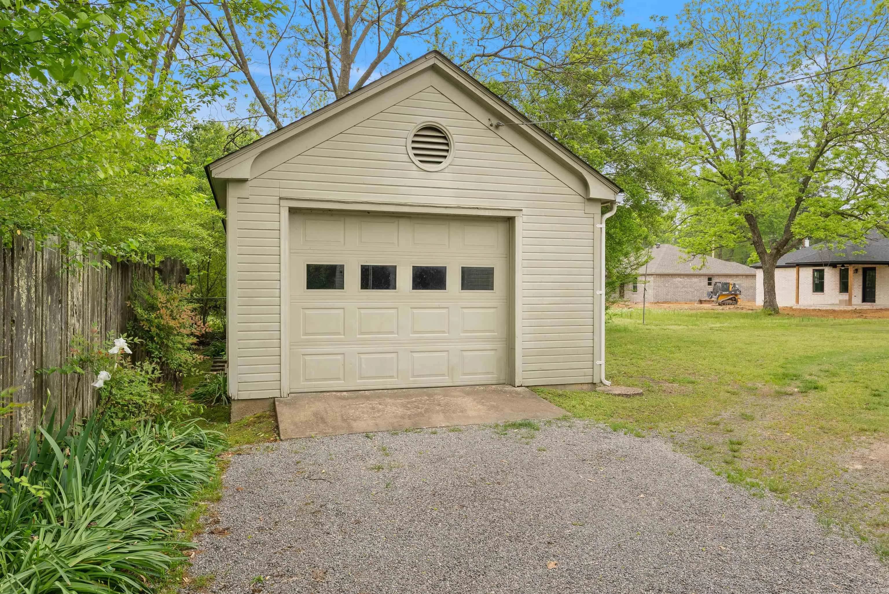 Property at 105 N Holly - Image 29