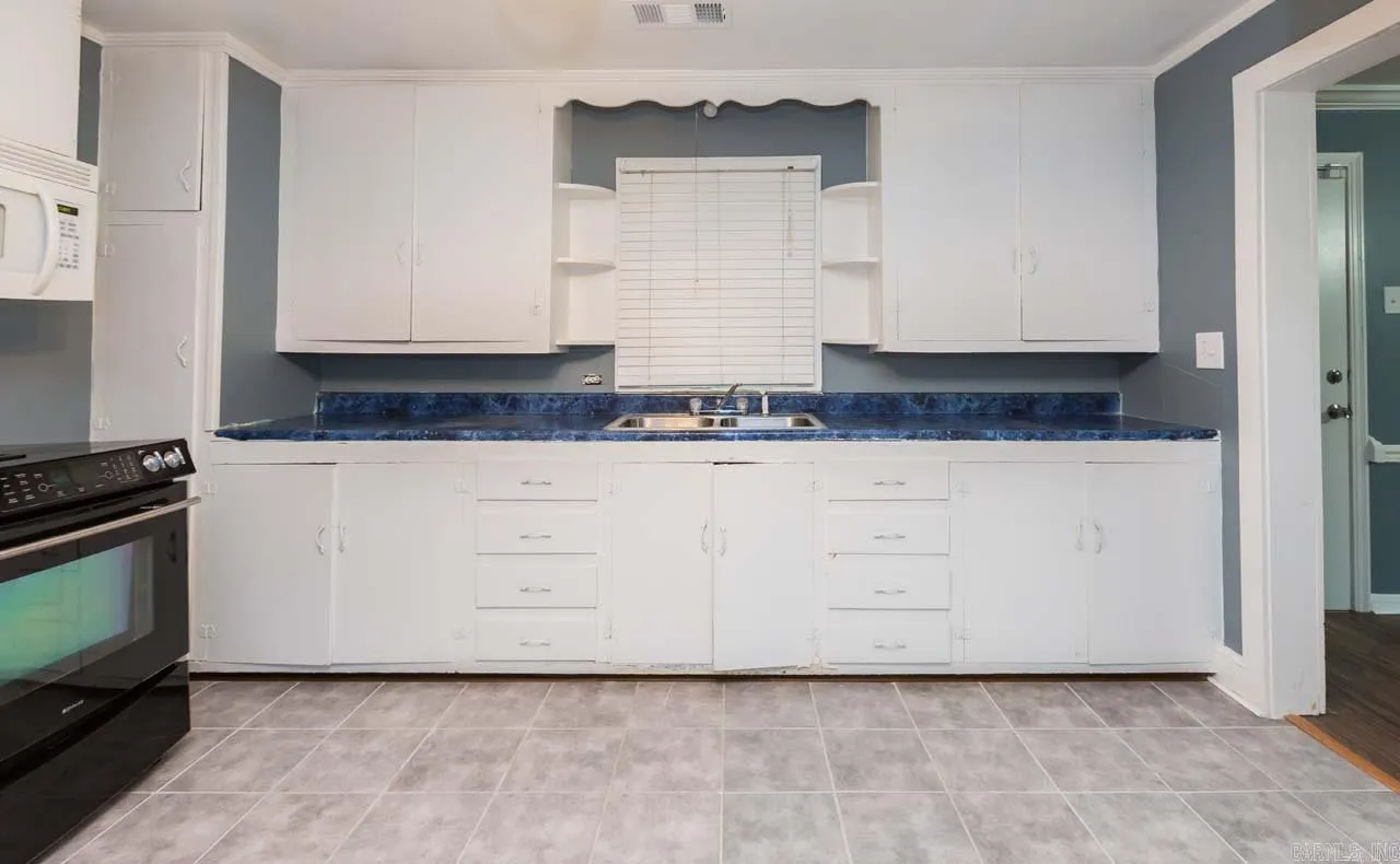 Property at 2521  Franklin - Image 5