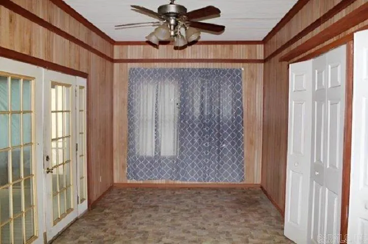 Property at 1411  Dixon - Image 25