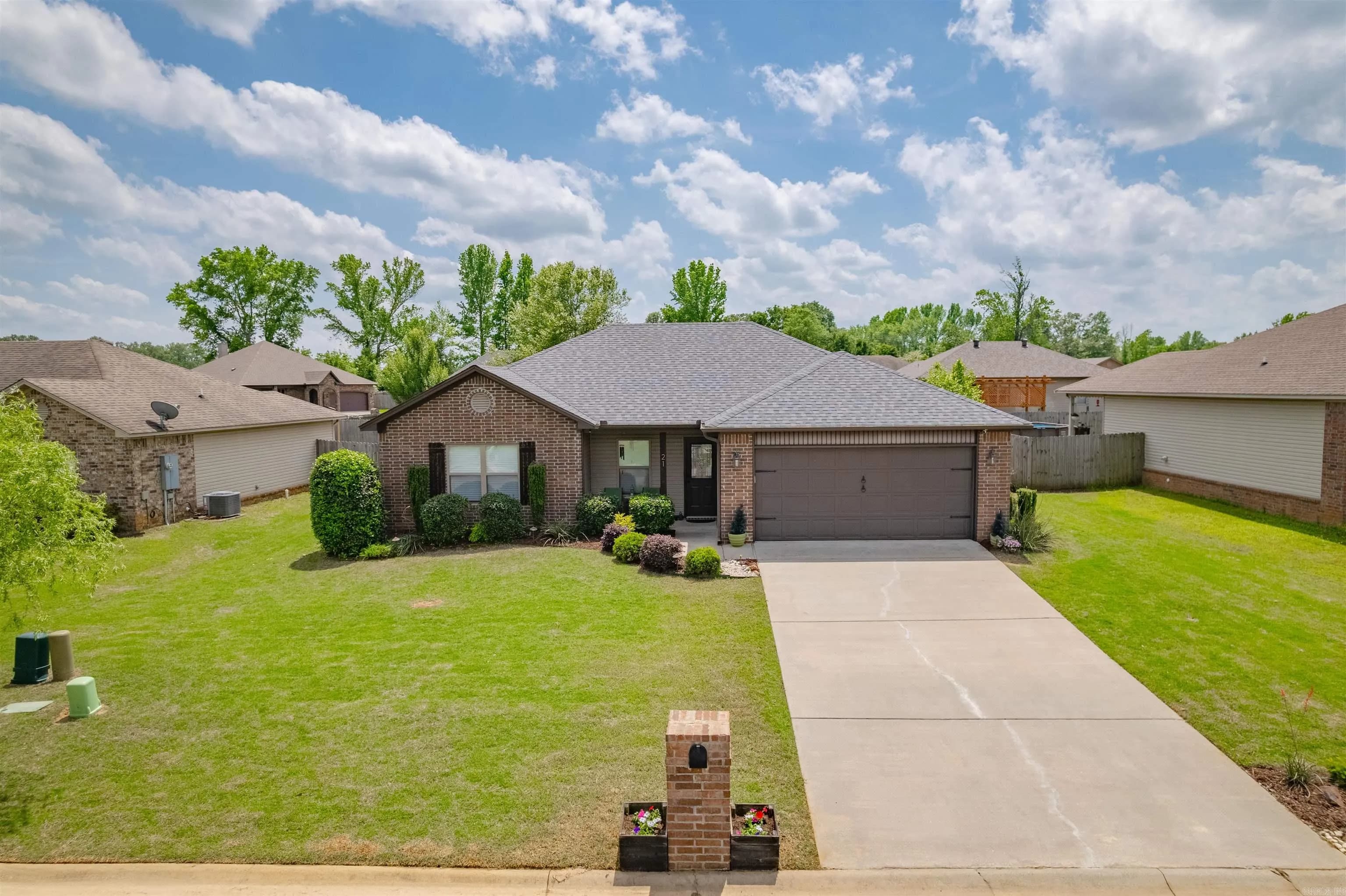 Property at 21  Lilly ann - Image 1