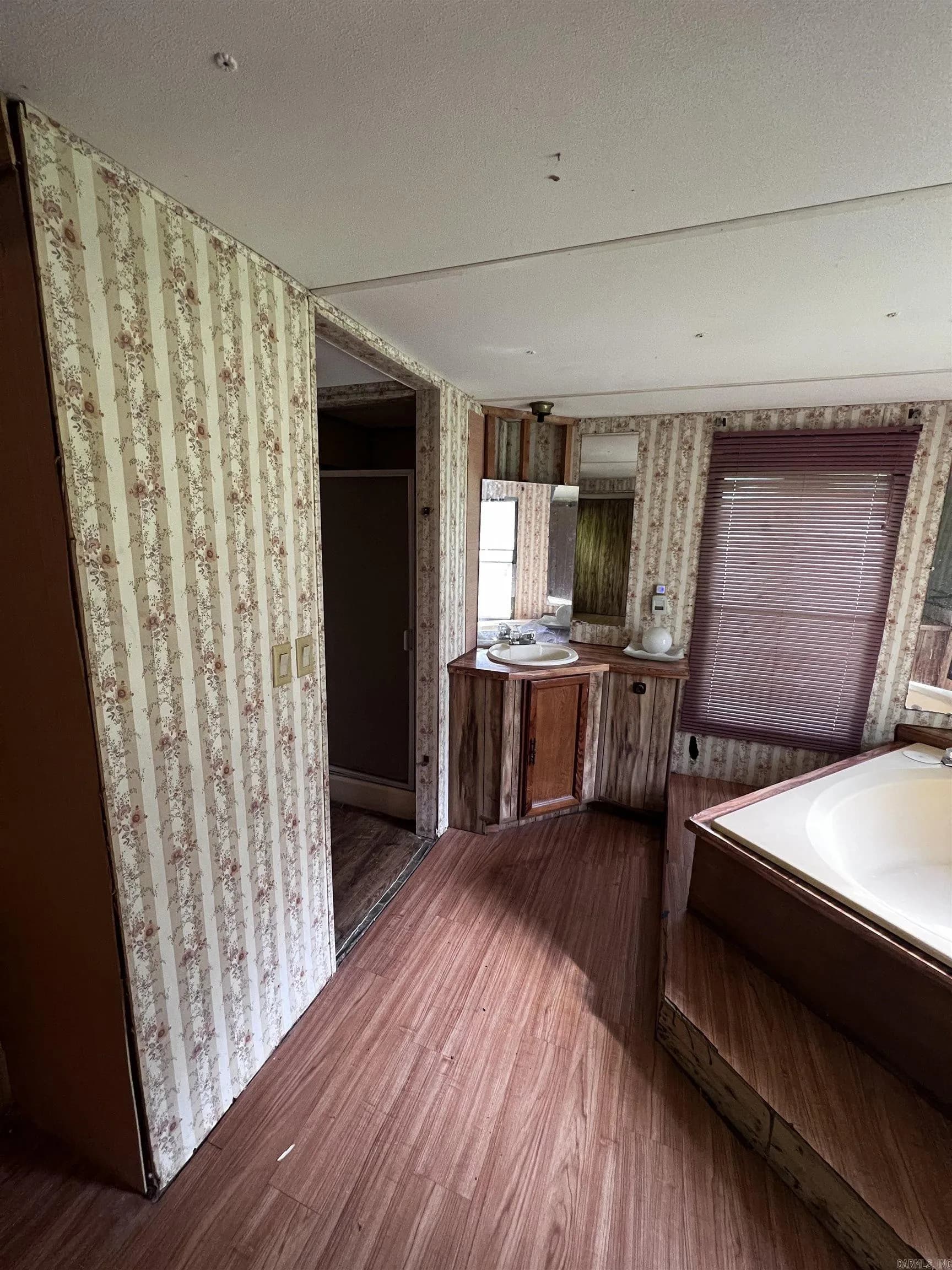 Property at 6211 W Jones - Image 7