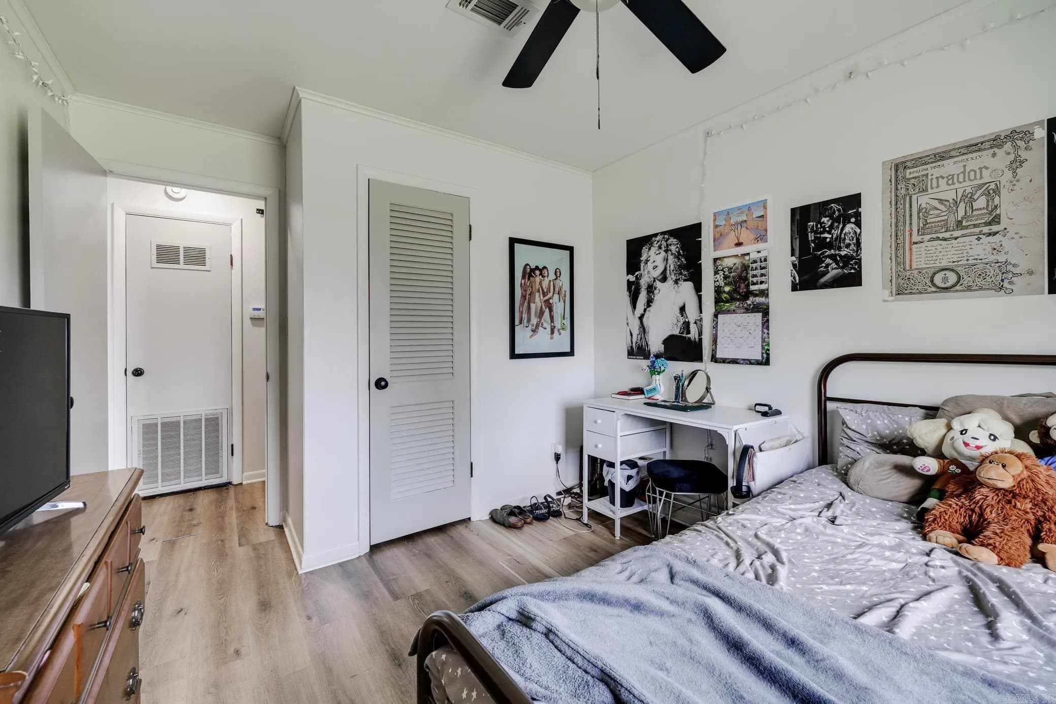 Property at 2301  Stout - Image 13