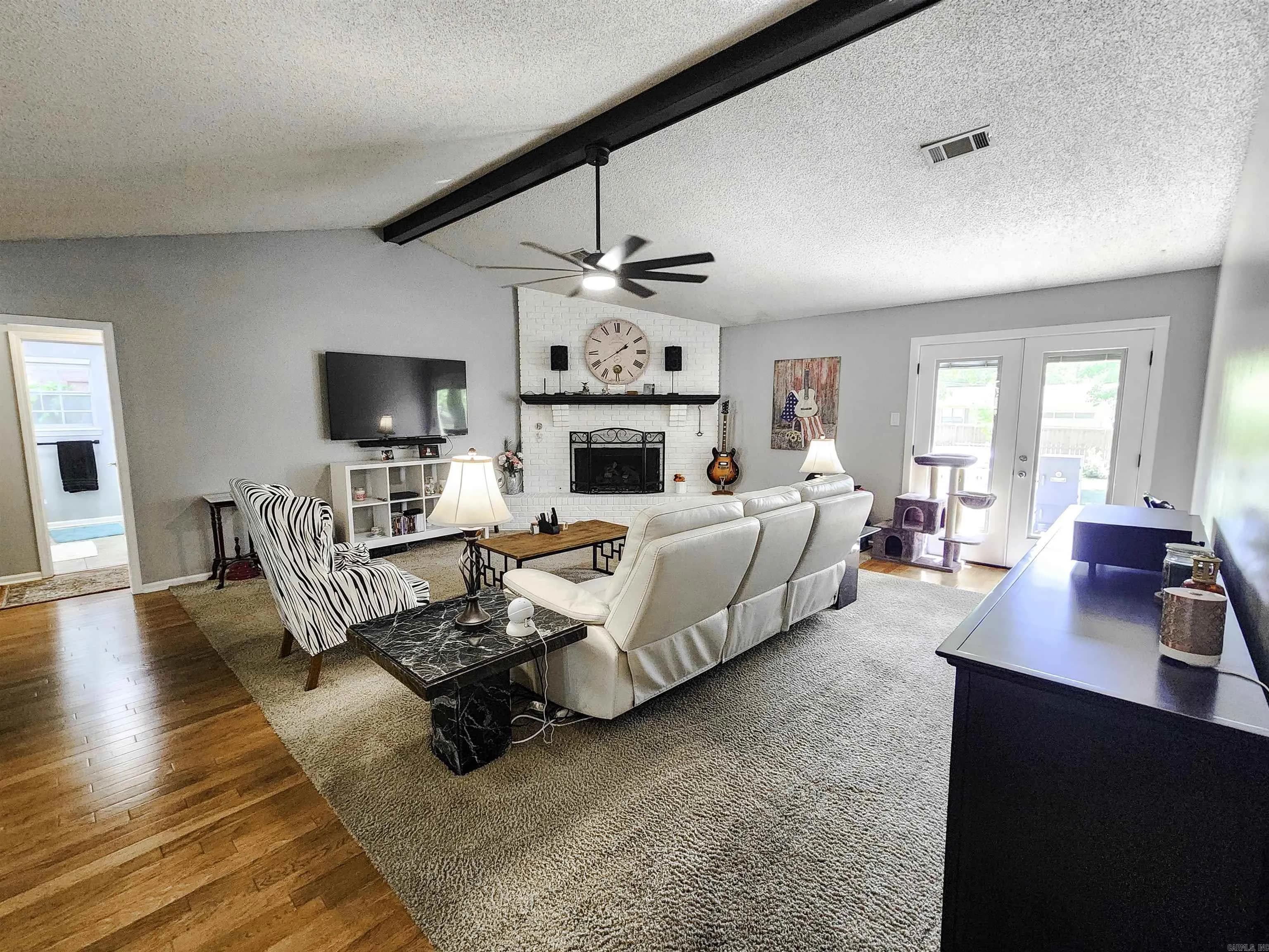 Property at 1009 S Richardson - Image 9