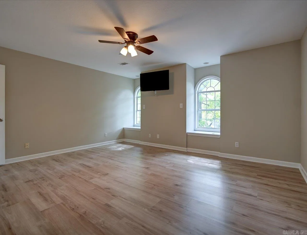 Property at 129  Peppermint - Image 22
