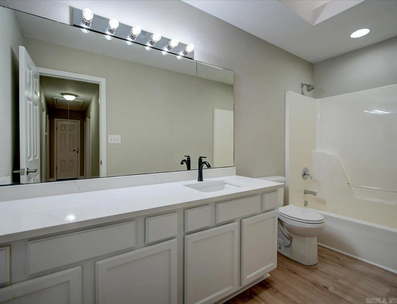 Property at 129  Peppermint - Image 27