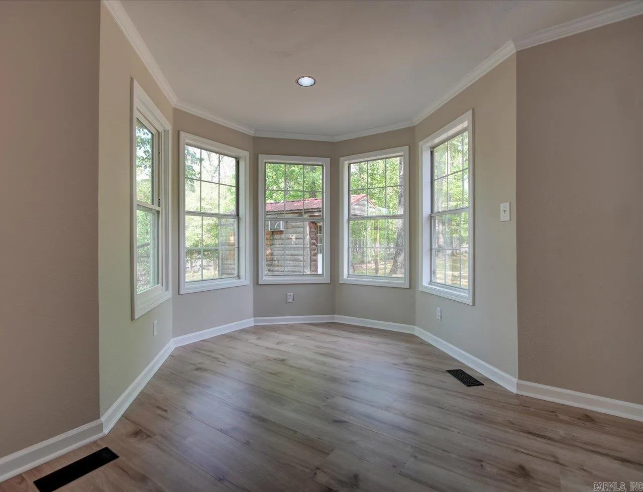 Property at 129  Peppermint - Image 8