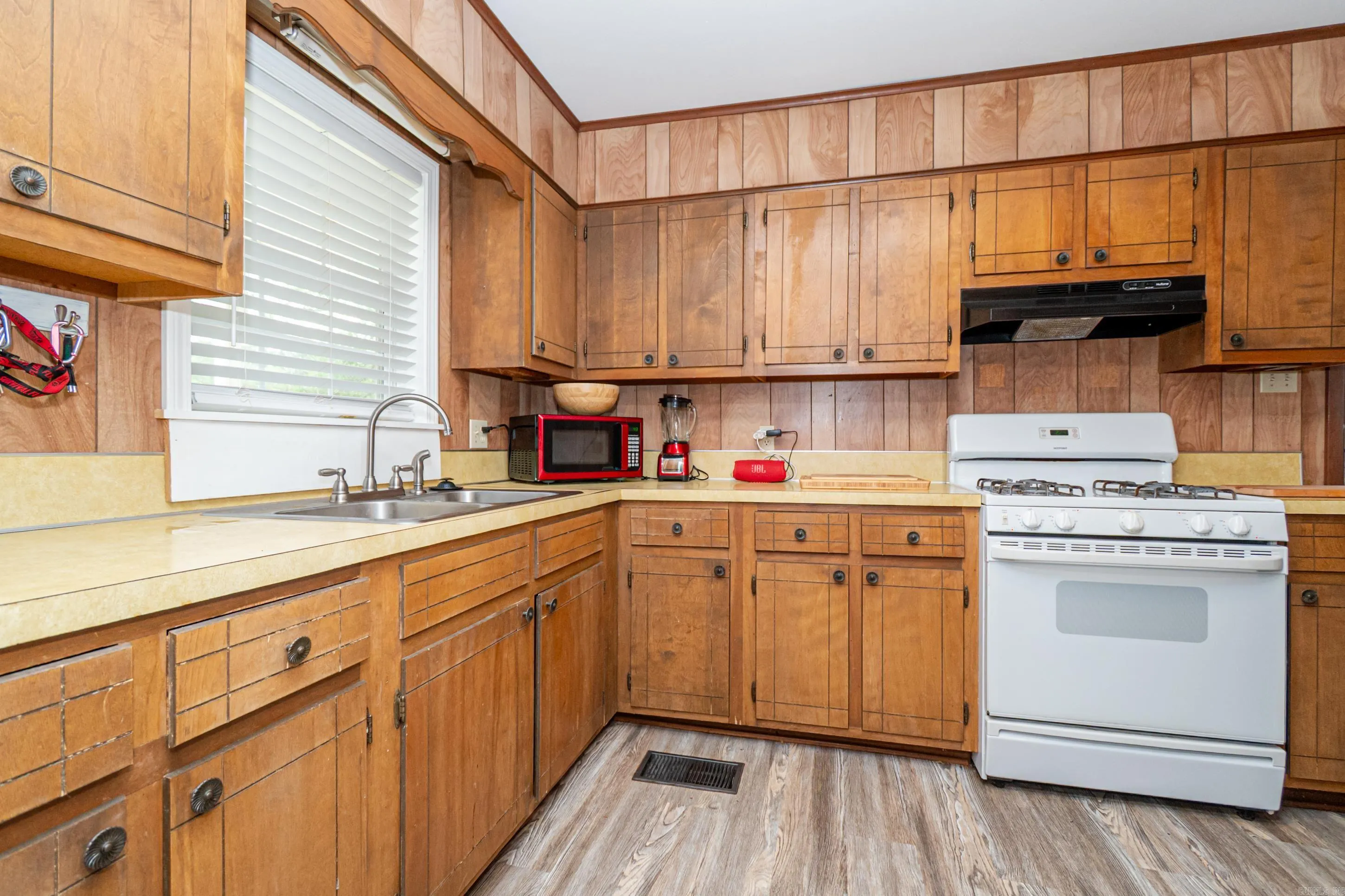 Property at 1013  Moore ave - Image 8