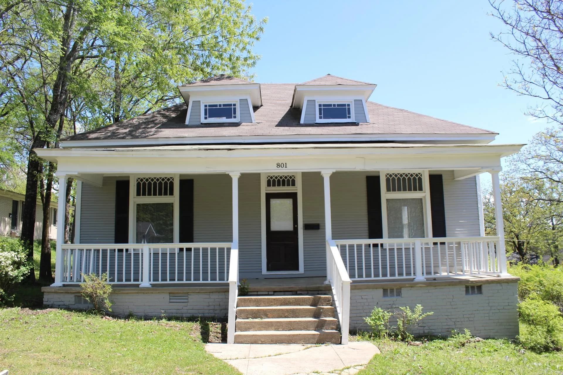 Property at 801 N Van buren - Image 1