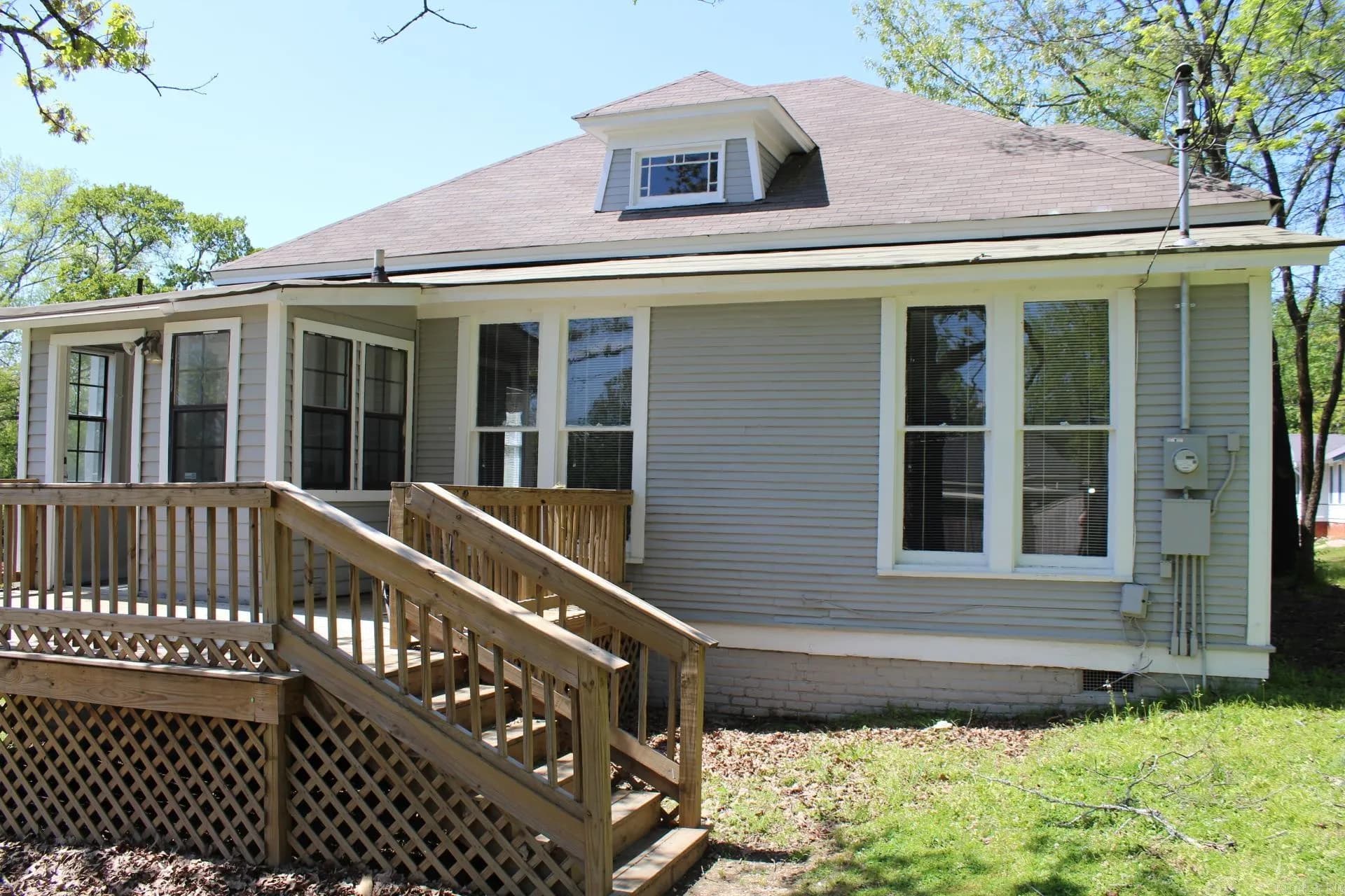 Property at 801 N Van buren - Image 38