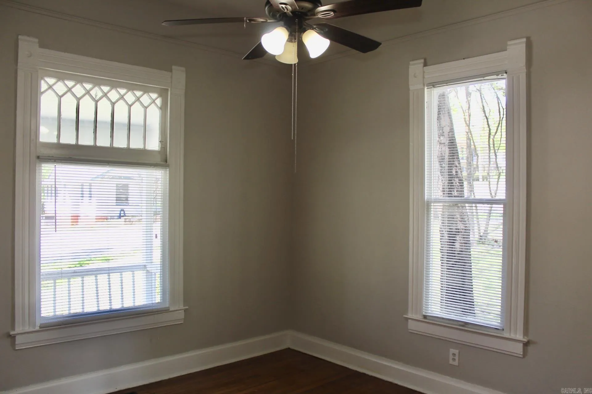 Property at 801 N Van buren - Image 9