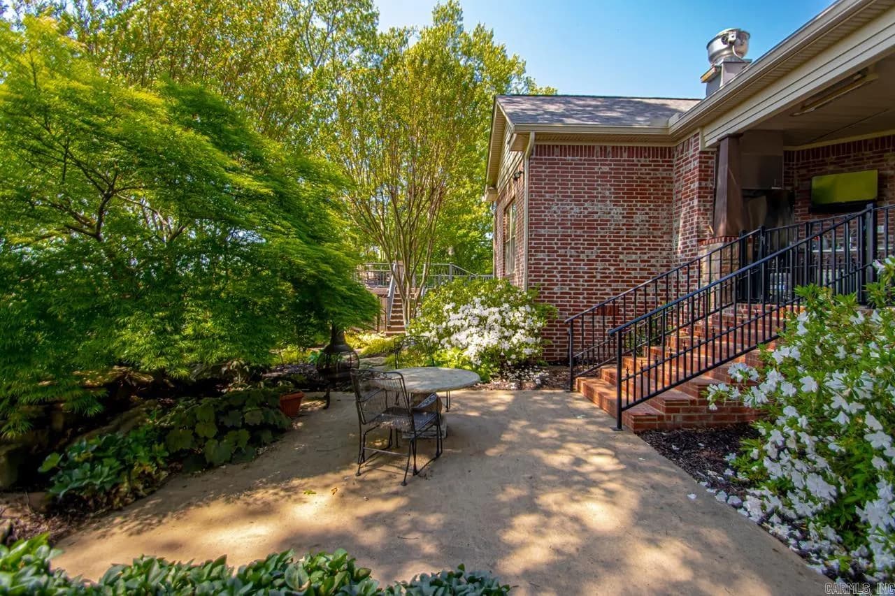 Property at 1212  Kenwood - Image 40