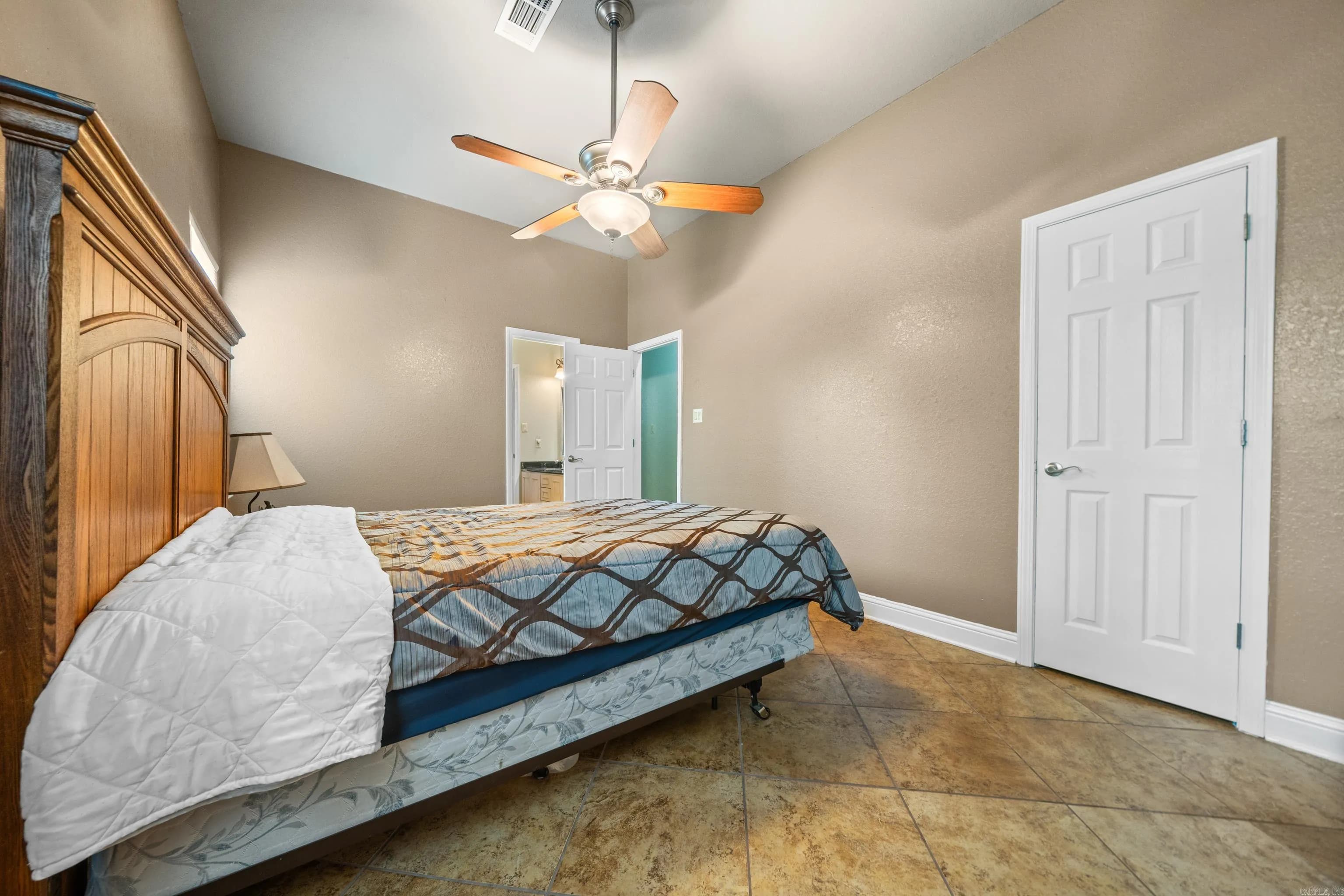 Property at 202  Lost lake - Image 38