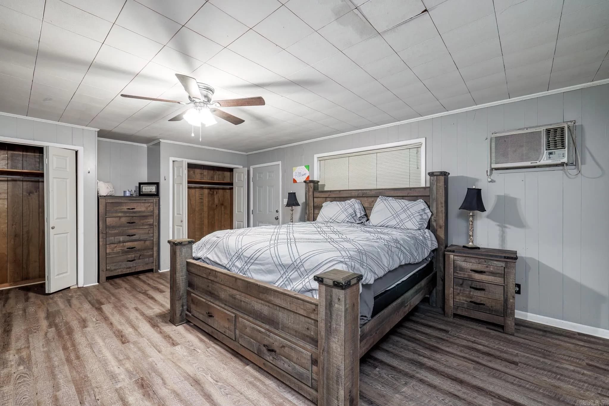 Property at 1647  Hobson - Image 9