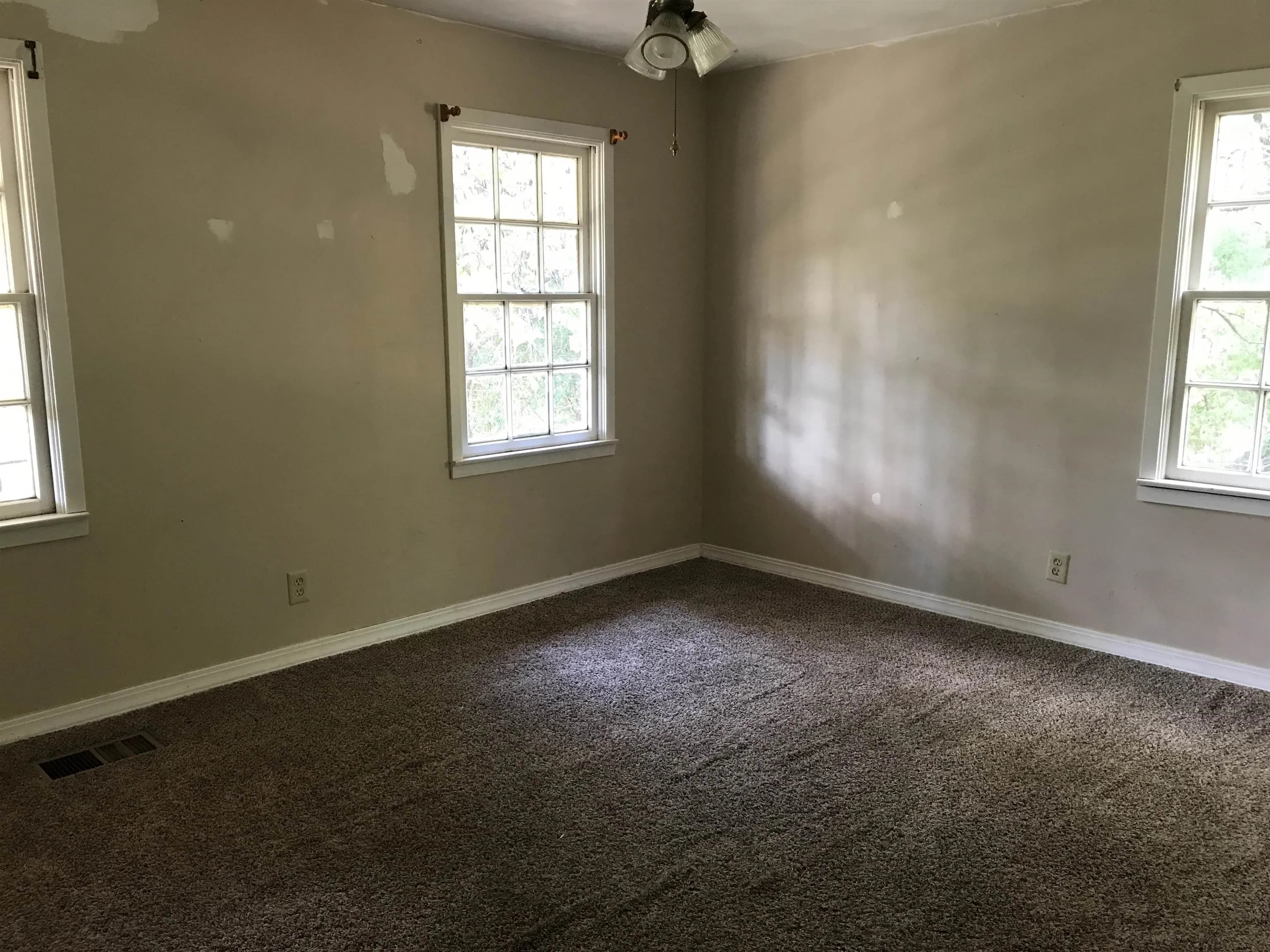 Property at 21  Arrowhead - Image 10