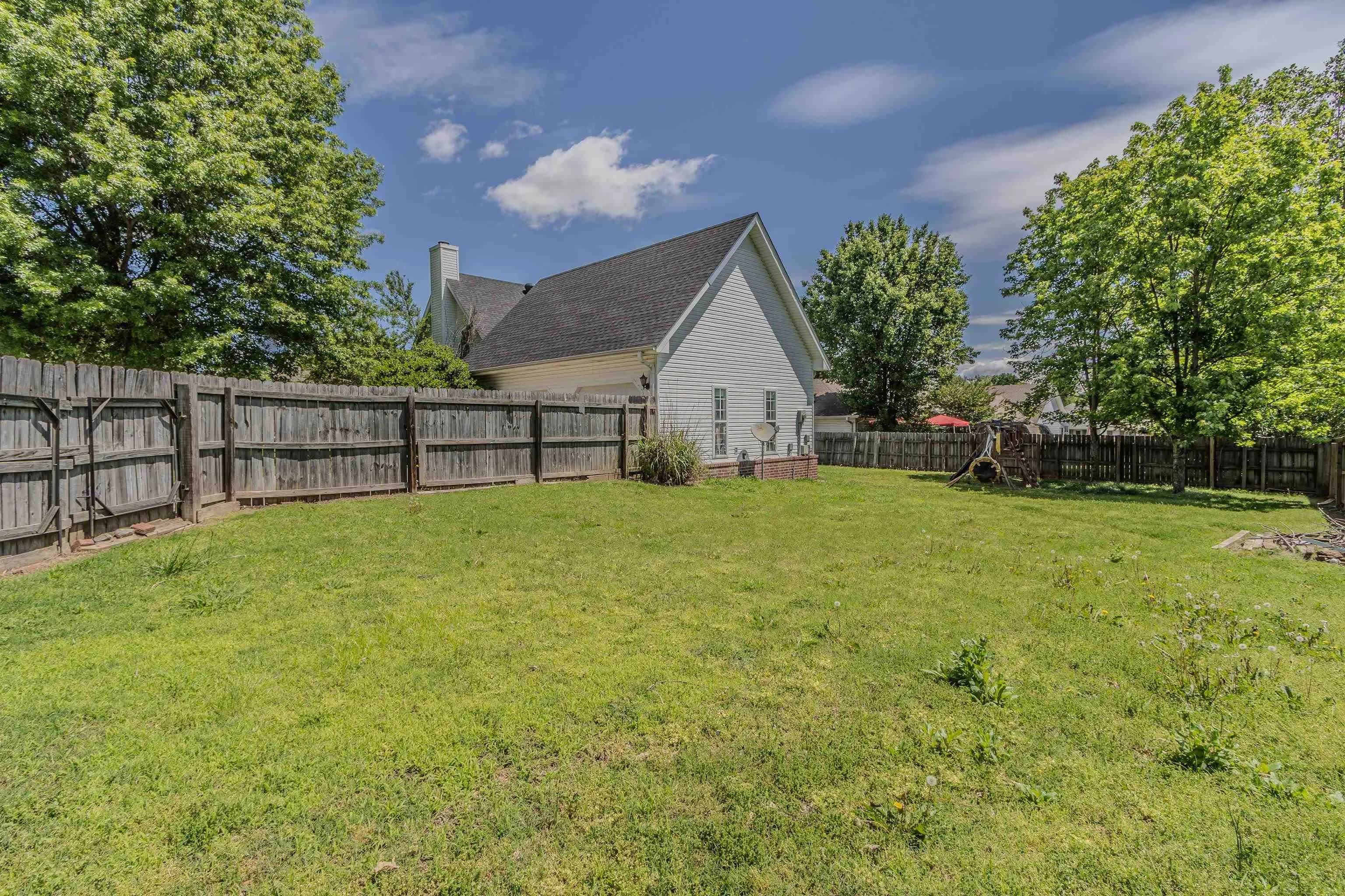 Property at 2608  Christopher - Image 19