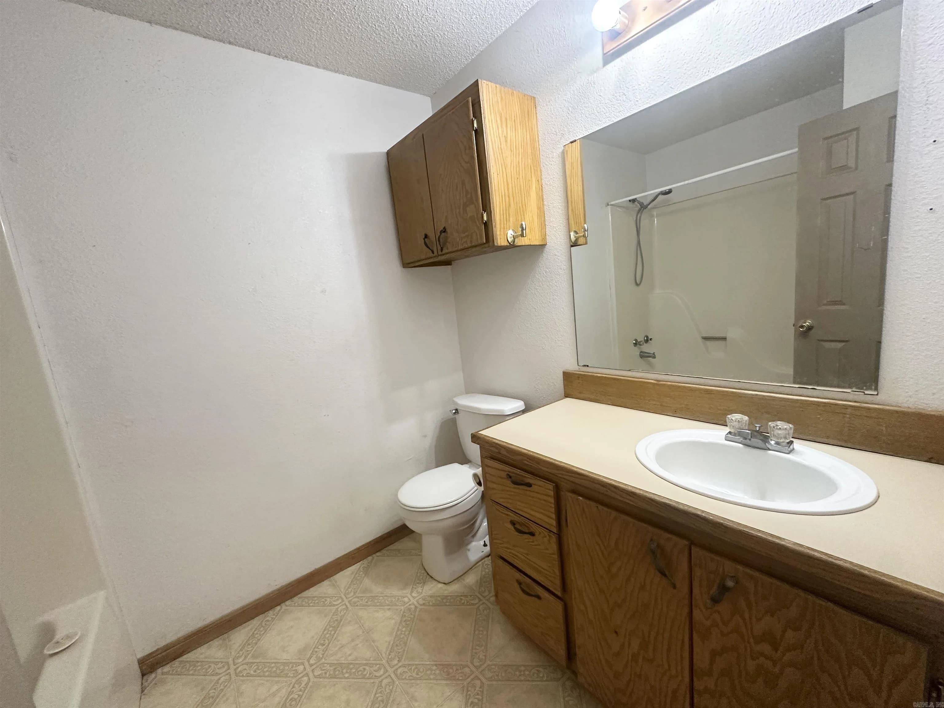 Property at 702  Allday - Image 12