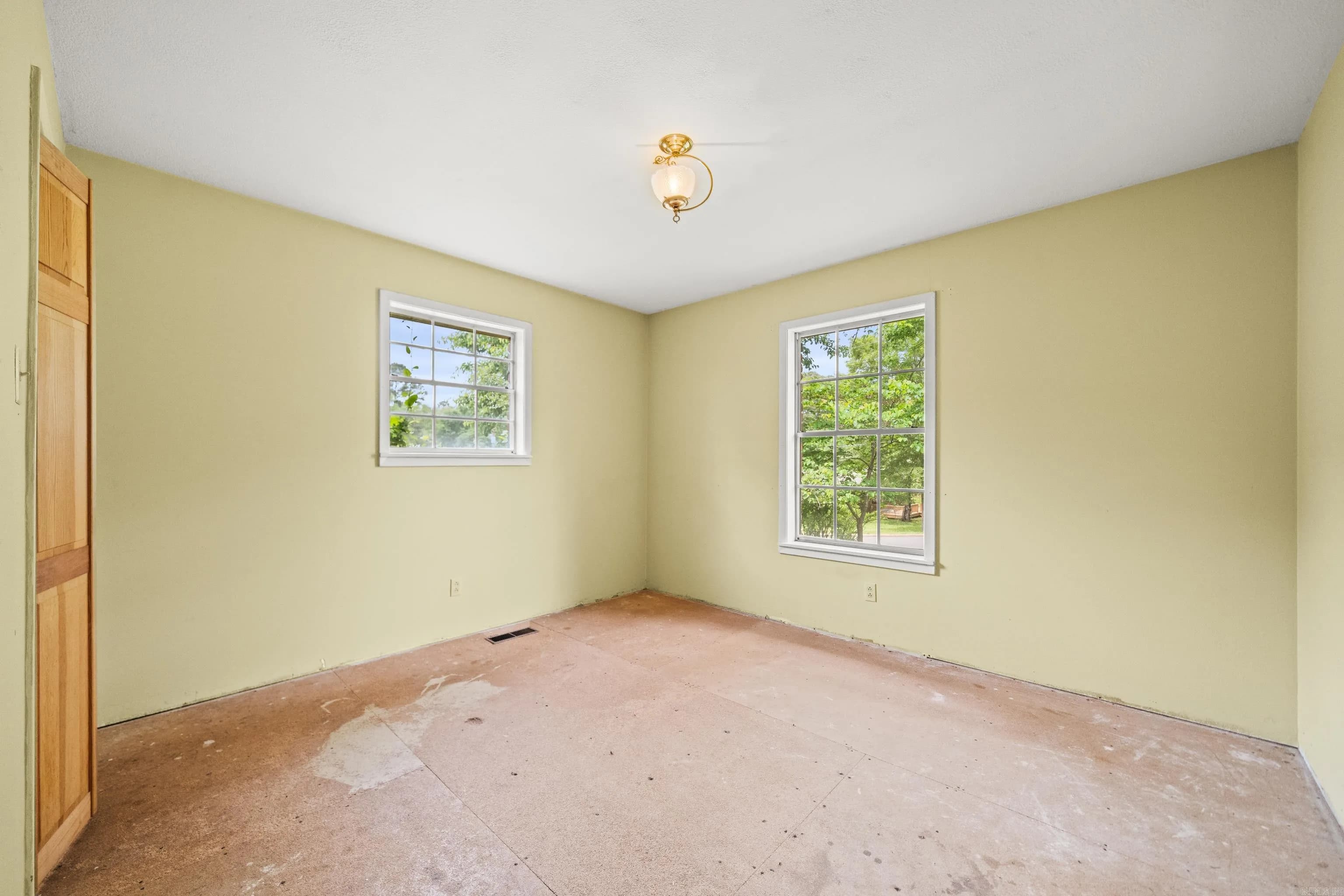 Property at 309  Mockingbird - Image 28