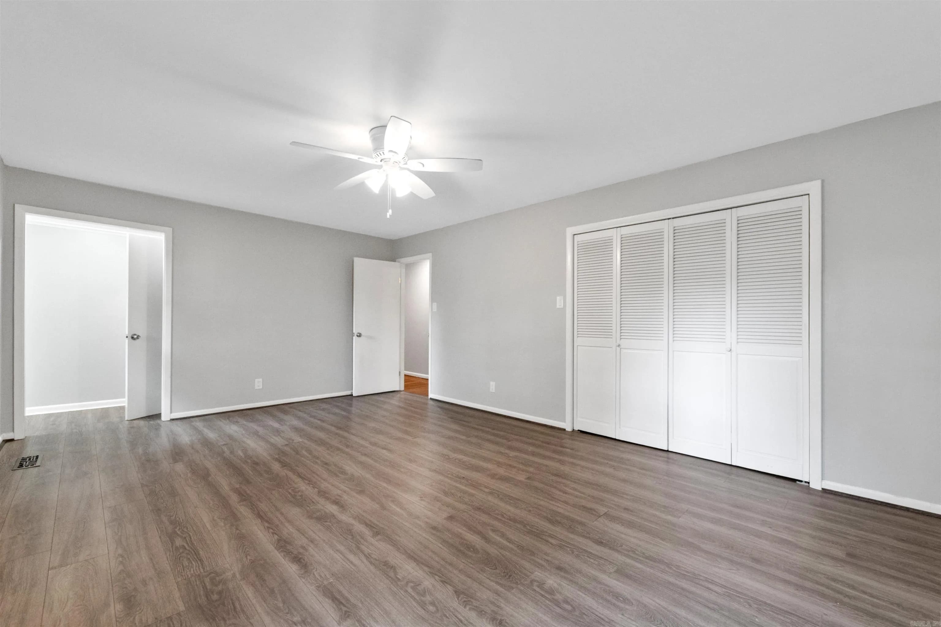 Property at 5  Greenview - Image 23