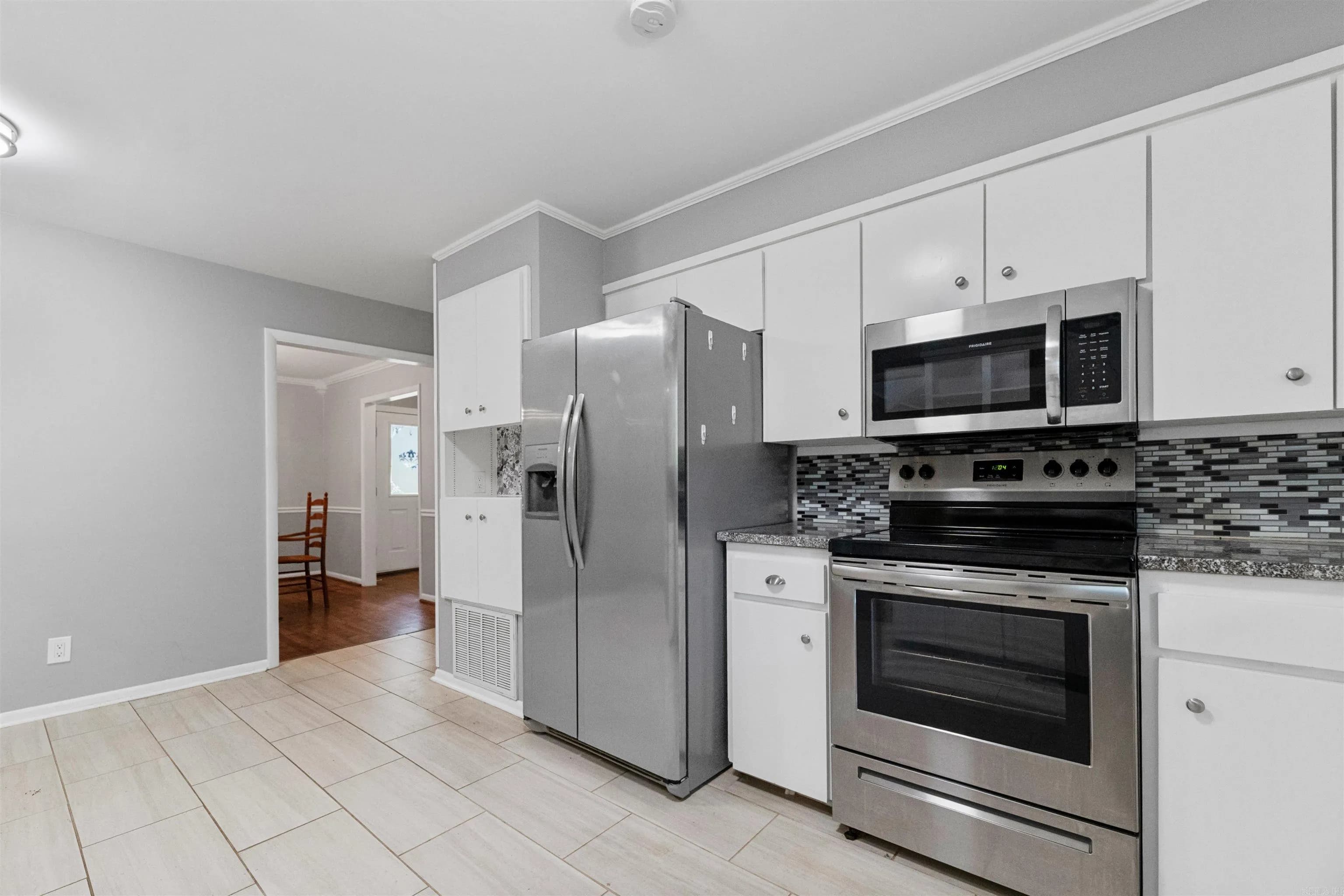 Property at 5  Greenview - Image 8