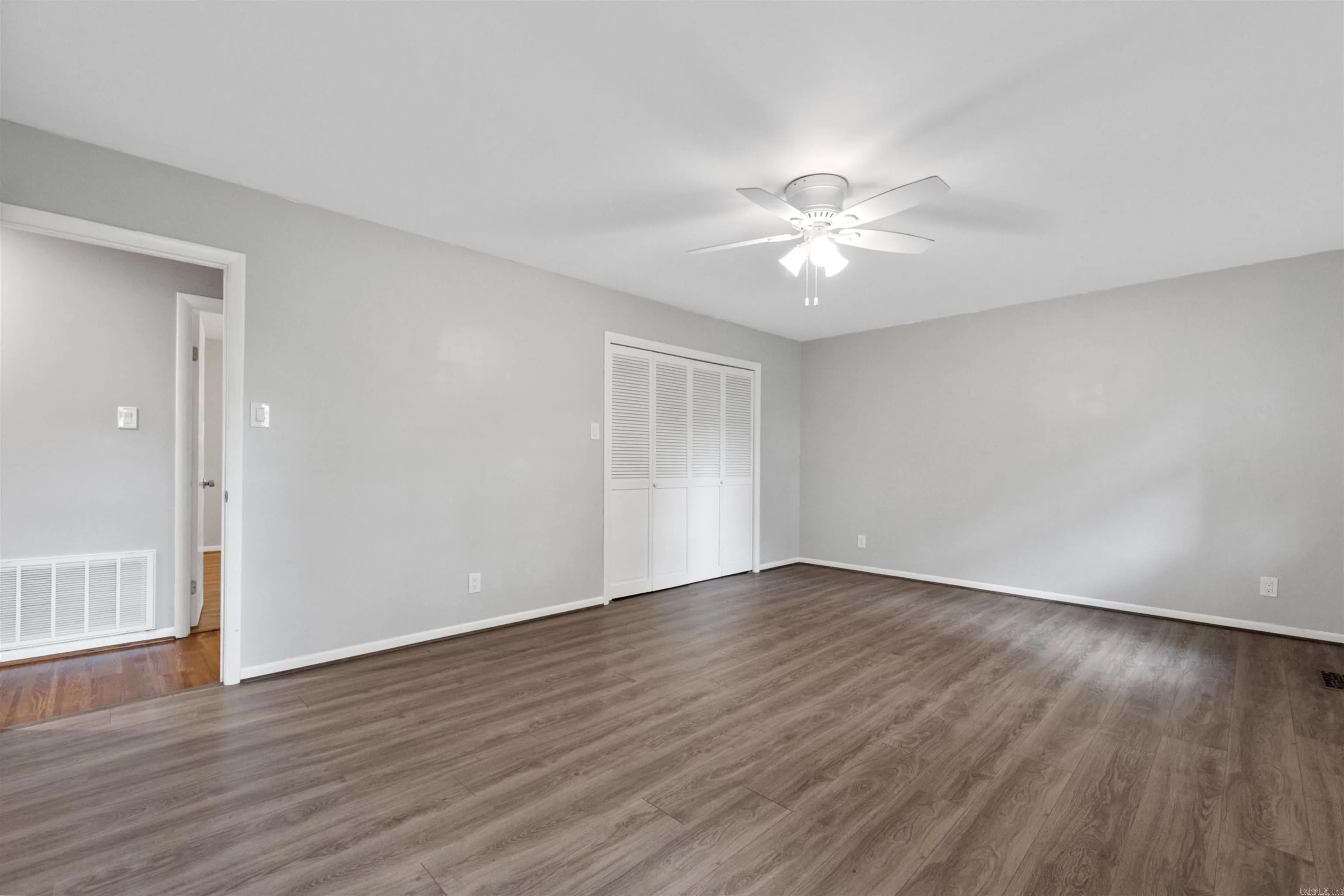 Property at 5  Greenview - Image 22