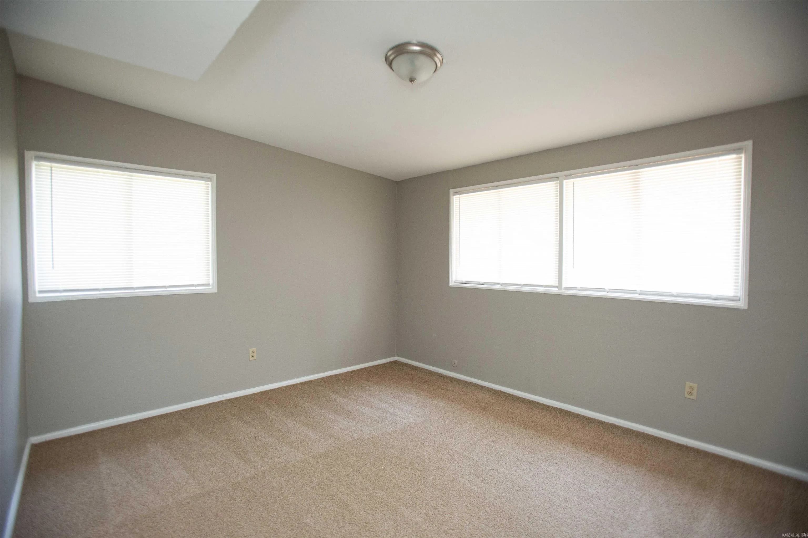Property at 27  Ardmore - Image 13