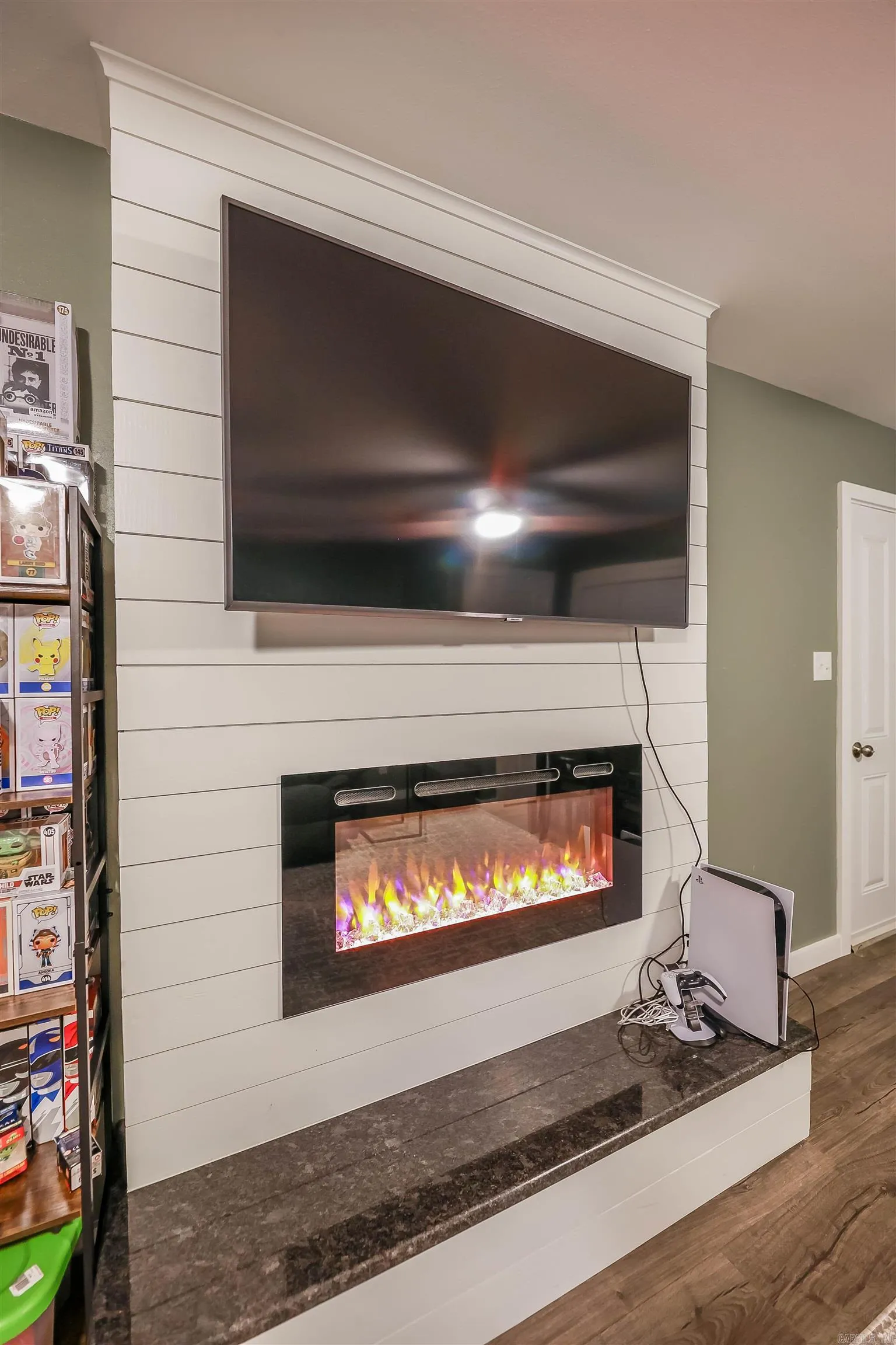Property at 141  Elaine ave - Image 23