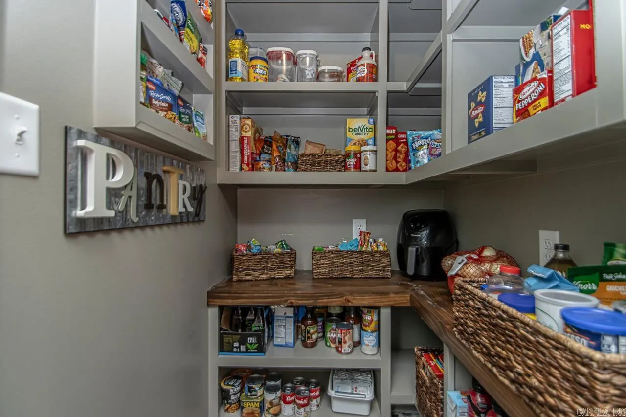 Property at 4201  Lovell - Image 12