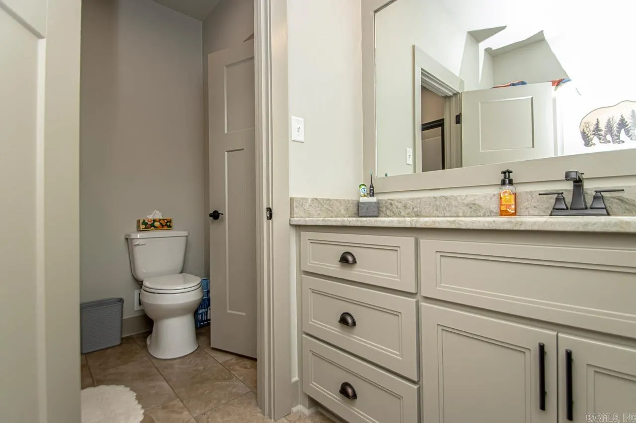 Property at 4201  Lovell - Image 40