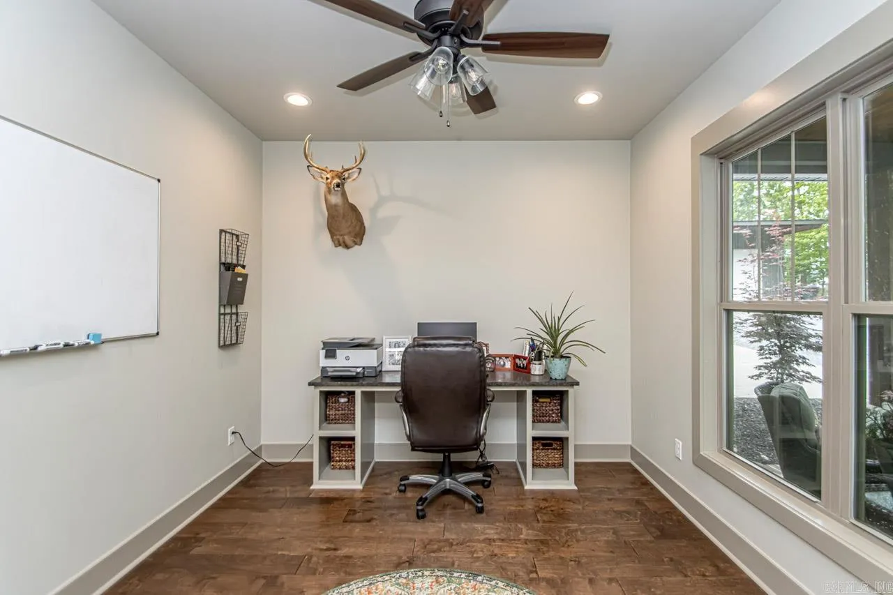 Property at 4201  Lovell - Image 15