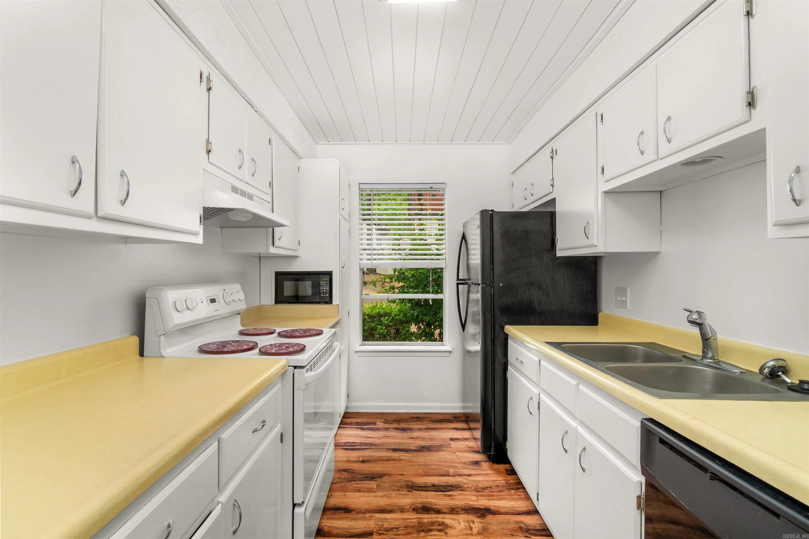 Property at 128  Emperado way - Image 6