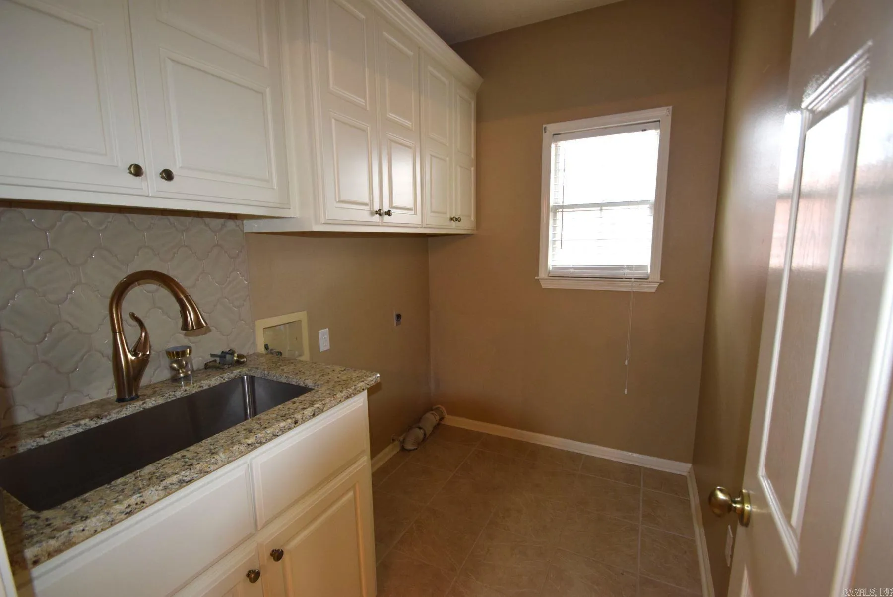 Property at 22  Aberdeen - Image 12